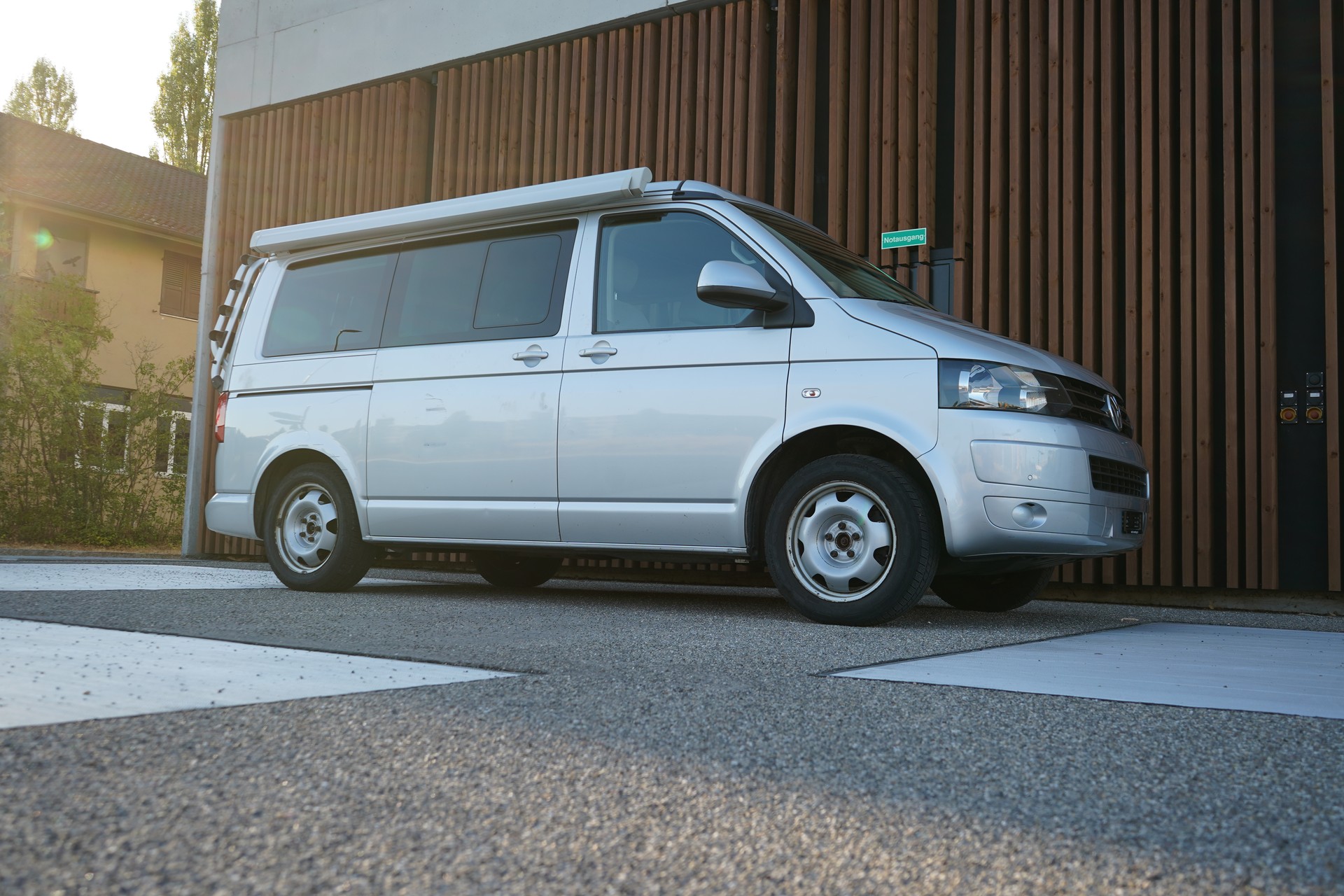 VW T5 CALIFORNIA 2.0 Bi-TDI BEACH 4MOTION l 140 PS-image-7
