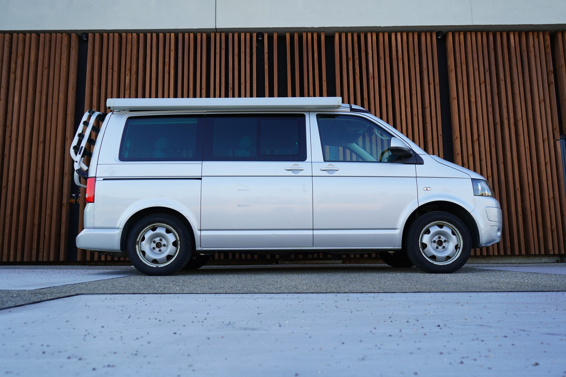 VW T5 CALIFORNIA 2.0 Bi-TDI BEACH 4MOTION l 140 PS-image-0