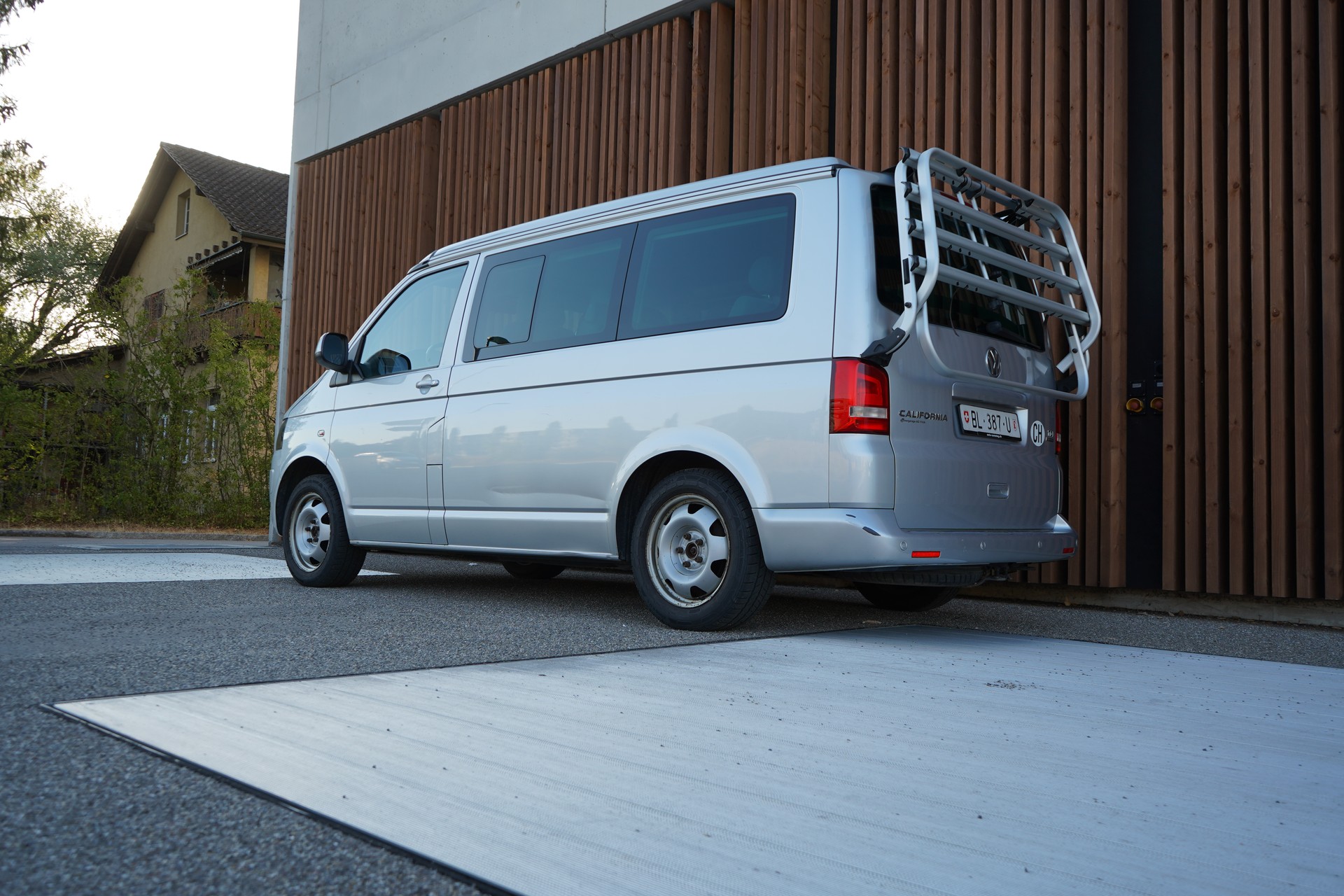 VW T5 CALIFORNIA 2.0 Bi-TDI BEACH 4MOTION l 140 PS-image-11