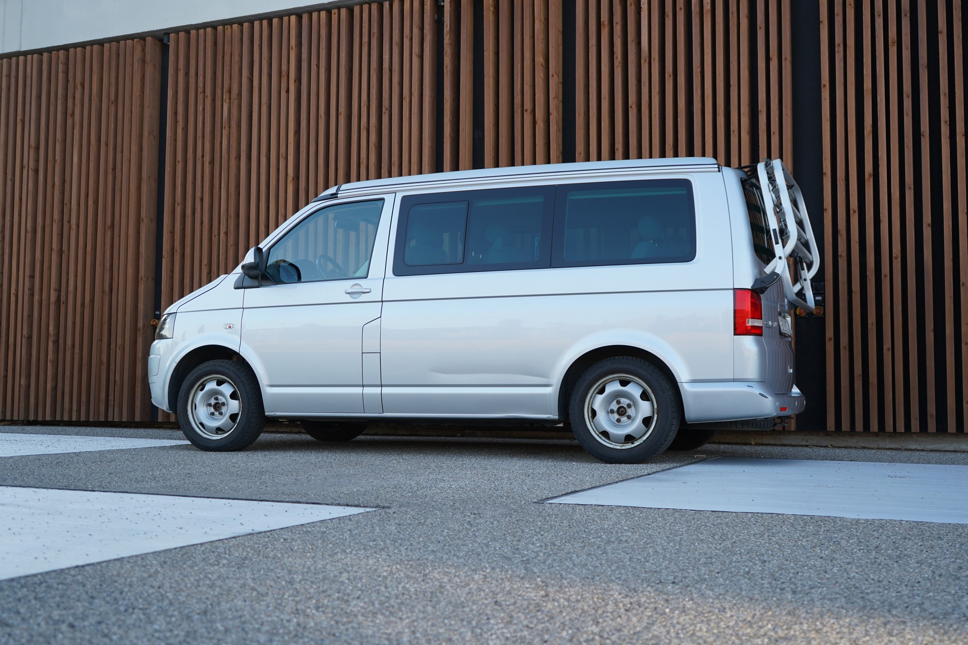 VW T5 CALIFORNIA 2.0 Bi-TDI BEACH 4MOTION l 140 PS-image-13