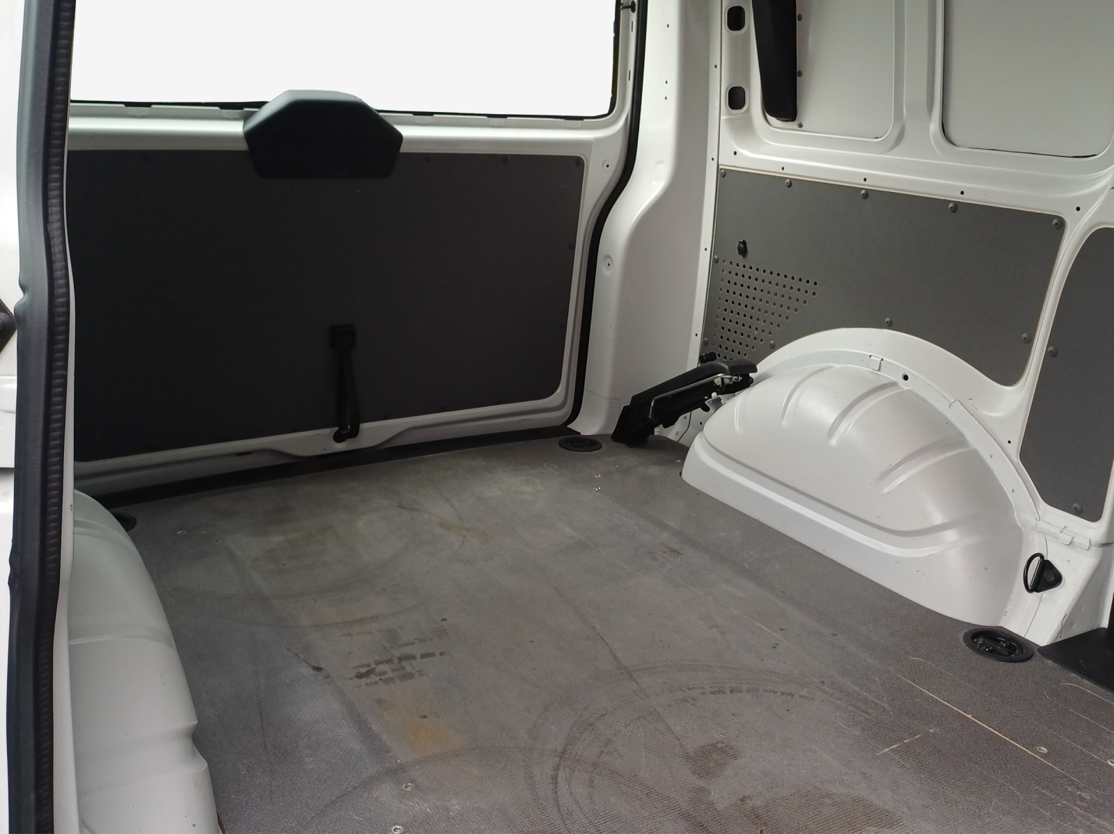 VW T6.1 2.0 TDI-image-11