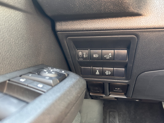 TOYOTA Hilux 2.8d MH Act. DC4x4-image-9