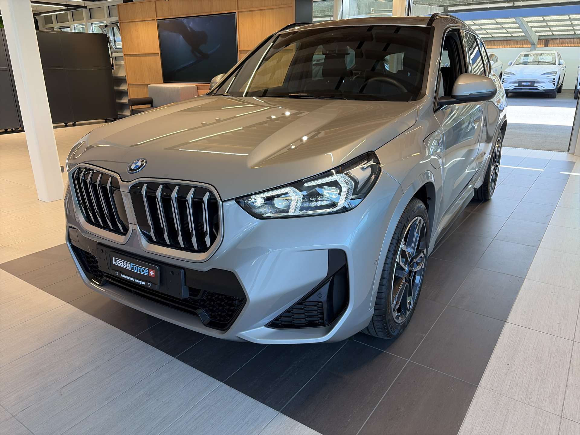 BMW X1 xDrive 25e M Sport 245PS Automat-image-0