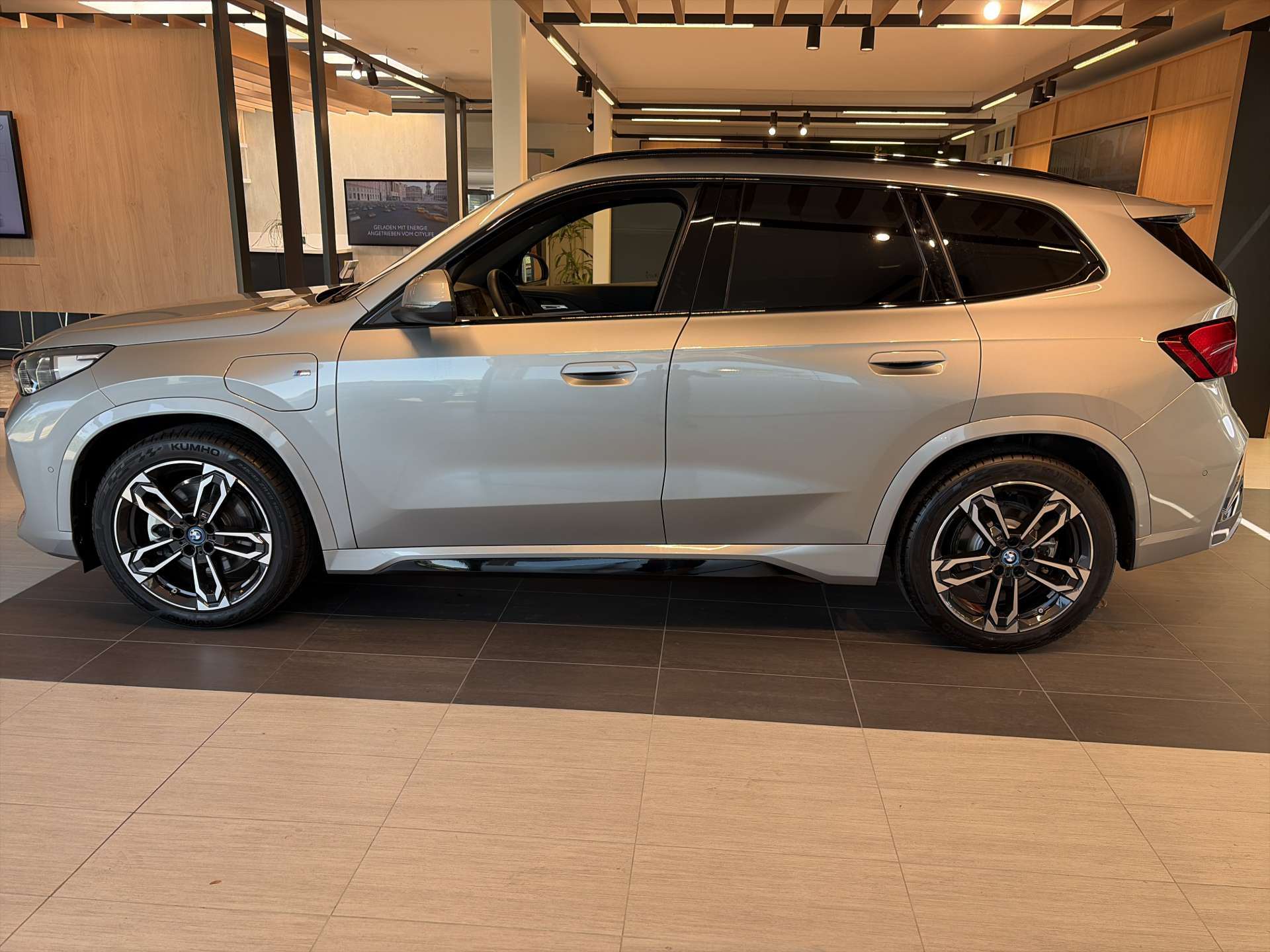 BMW X1 xDrive 25e M Sport 245PS Automat-image-11