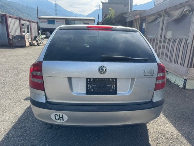 SKODA Octavia 1.9 TDI Swiss Adventure 4x4-image-11