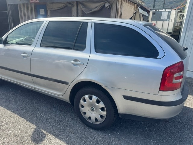 SKODA Octavia 1.9 TDI Swiss Adventure 4x4-image-12