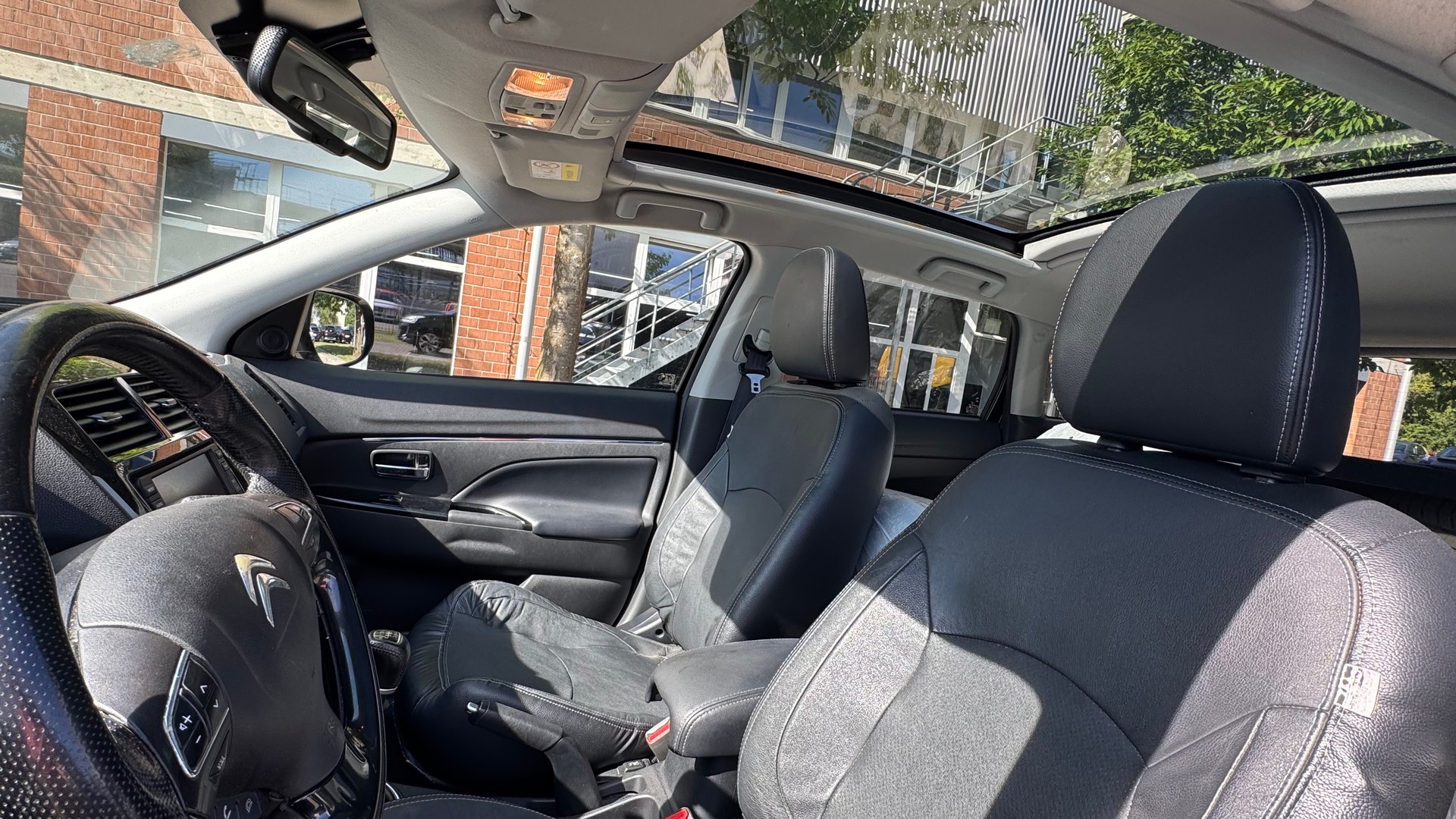 CITROEN C4 Aircross 1.8 HDi Séduction 4WD-image-6