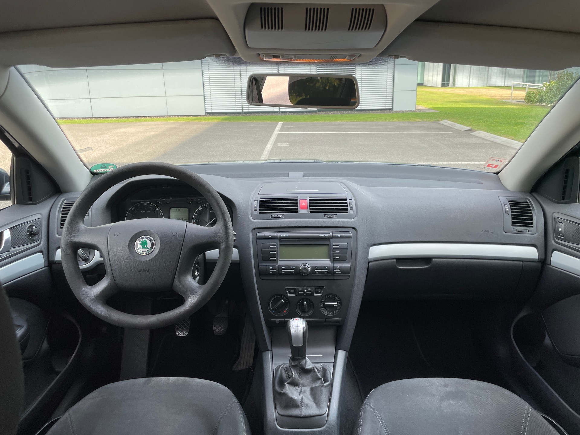 SKODA 1.9 TDI 105 Adventure 4x4-image-4