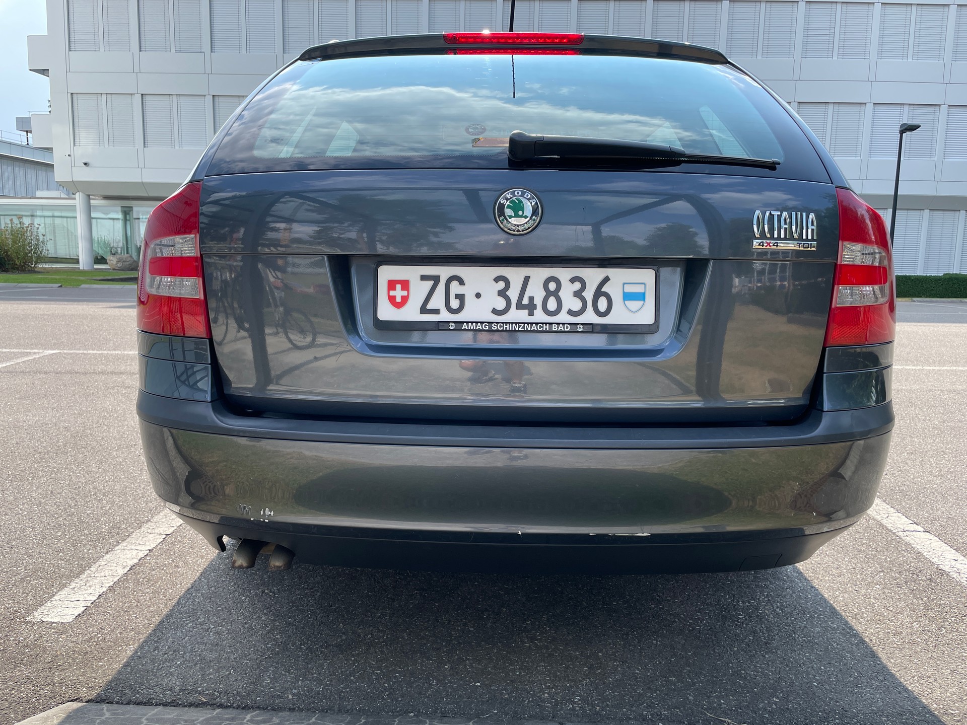 SKODA 1.9 TDI 105 Adventure 4x4-image-3