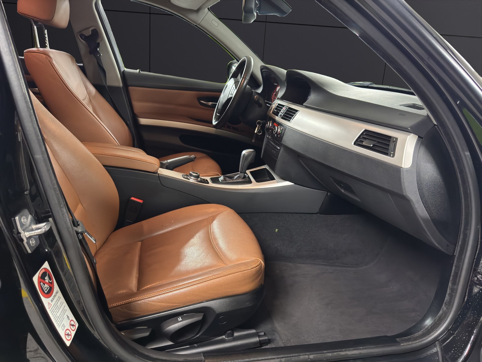 BMW 320i Touring AccessPlus Steptronic-image-12