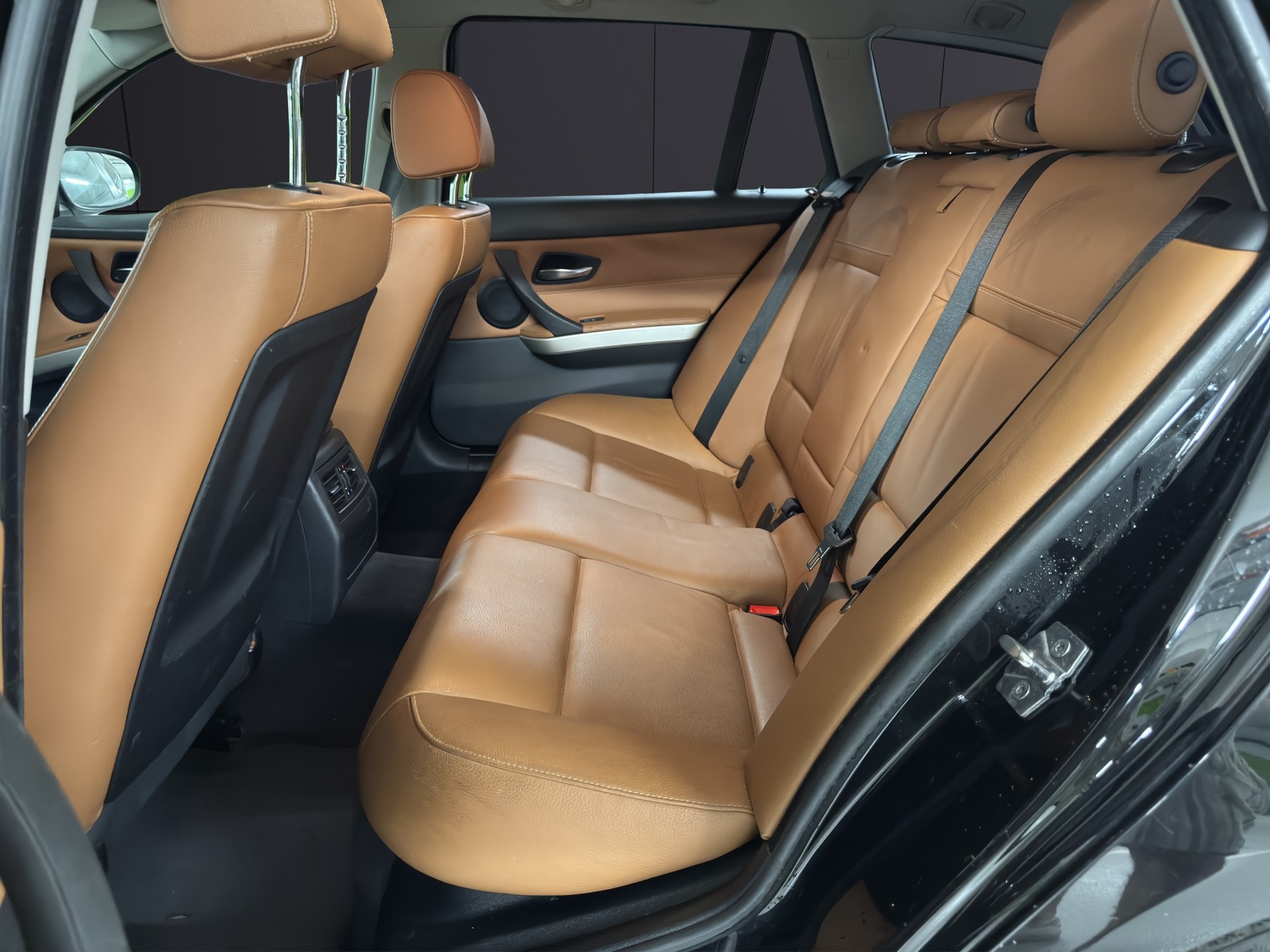 BMW 320i Touring AccessPlus Steptronic-image-13