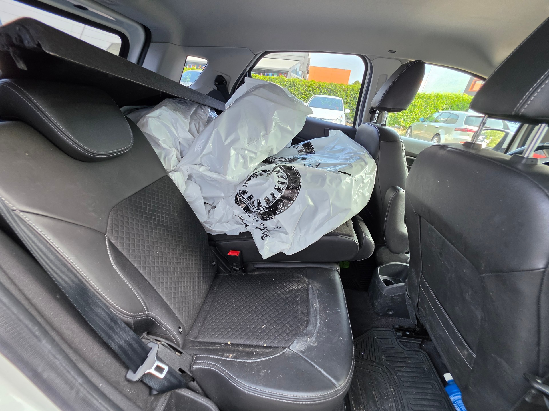 FORD EcoSport 1.5 Titanium PowerShift-image-7