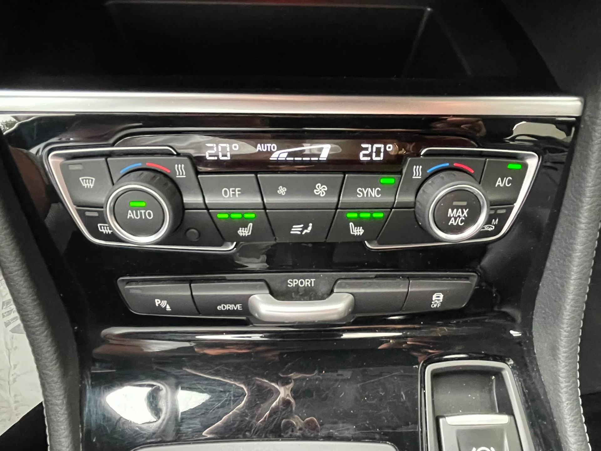 BMW 225xe iPerformance Active Tourer Steptronic | HUD | LED | Leder Dakota | Kamera | Memory | Navi PLUS-image-8