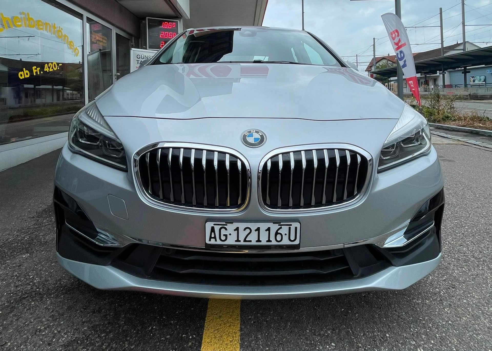 BMW 225xe iPerformance Active Tourer Steptronic | HUD | LED | Leder Dakota | Kamera | Memory | Navi PLUS-image-2