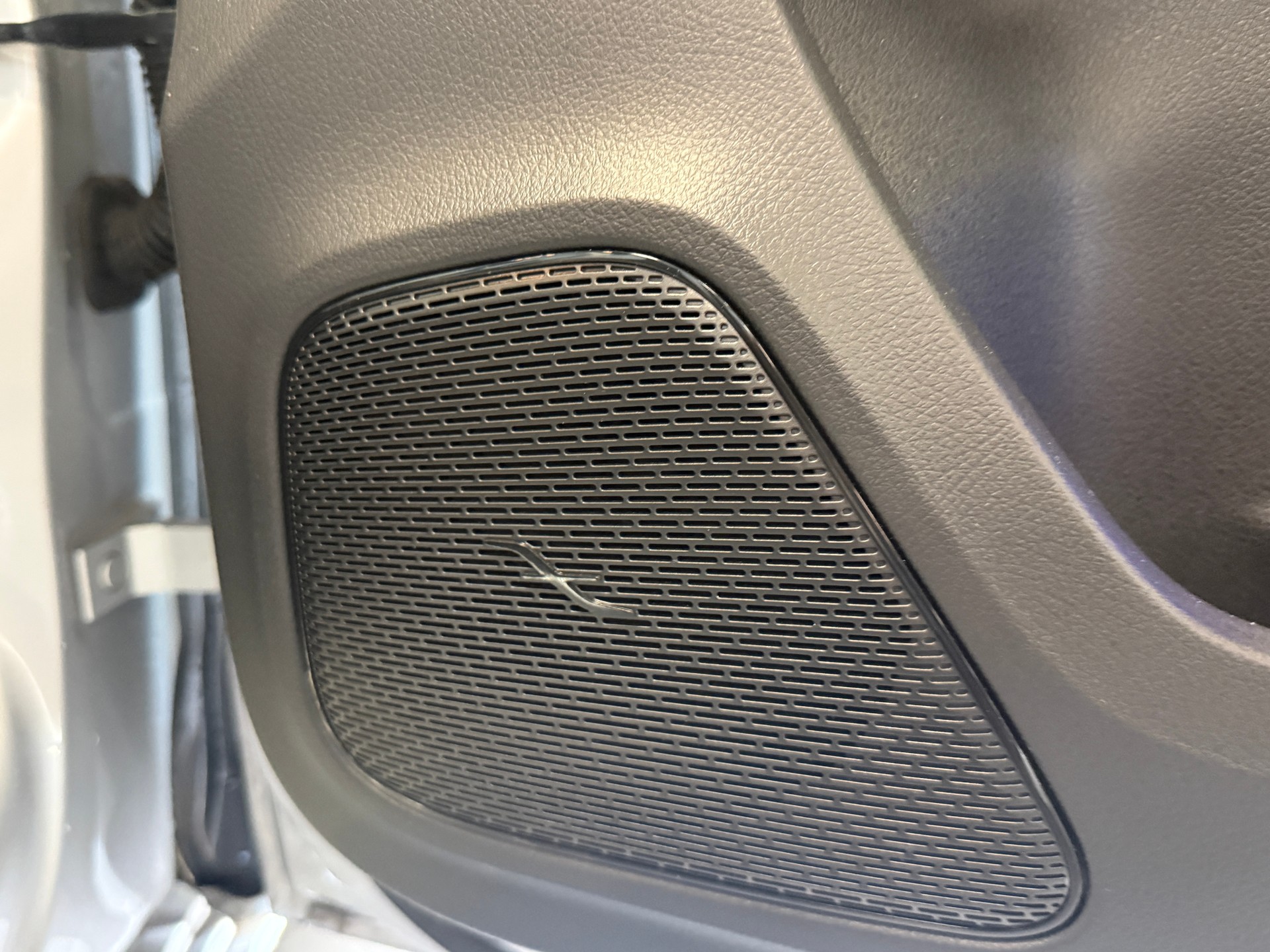 MERCEDES-BENZ A 200 Style 7G-DCT-image-10