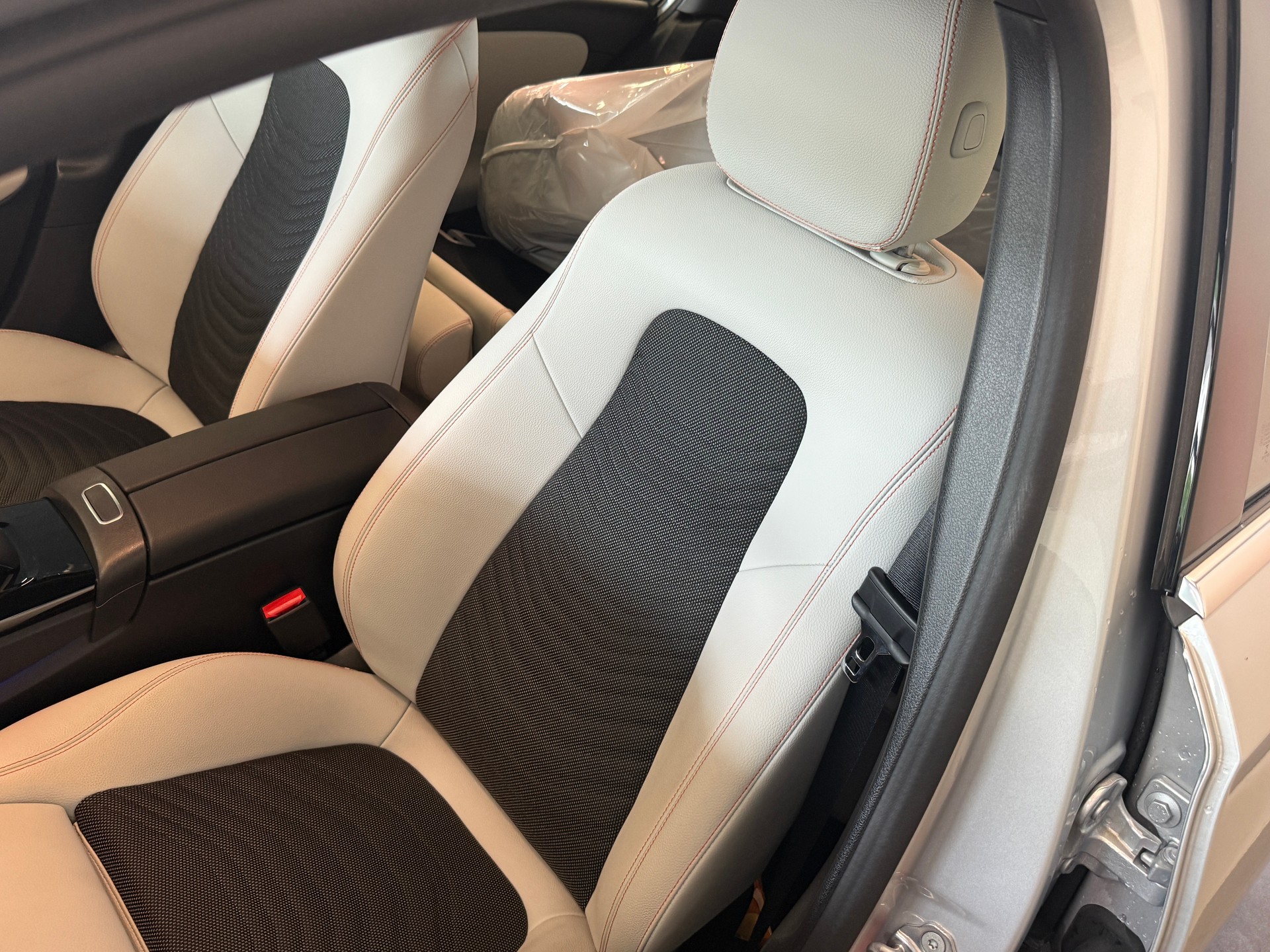 MERCEDES-BENZ A 200 Style 7G-DCT-image-13