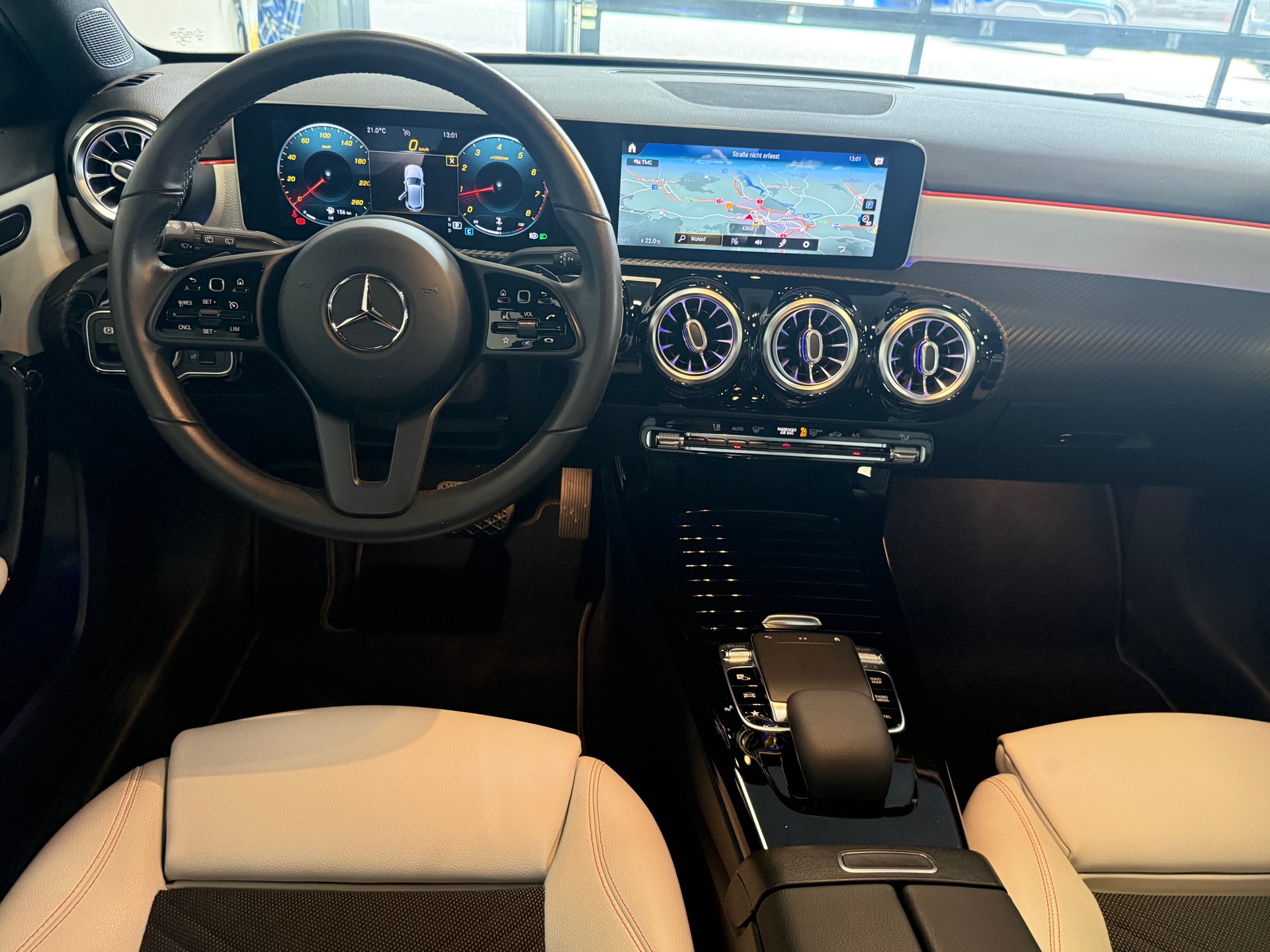 MERCEDES-BENZ A 200 Style 7G-DCT-image-6