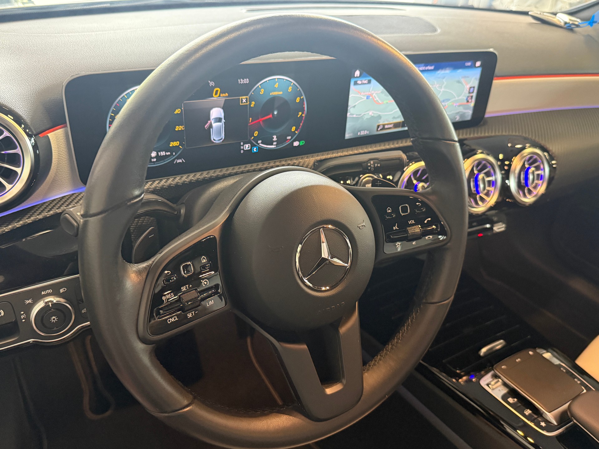 MERCEDES-BENZ A 200 Style 7G-DCT-image-15