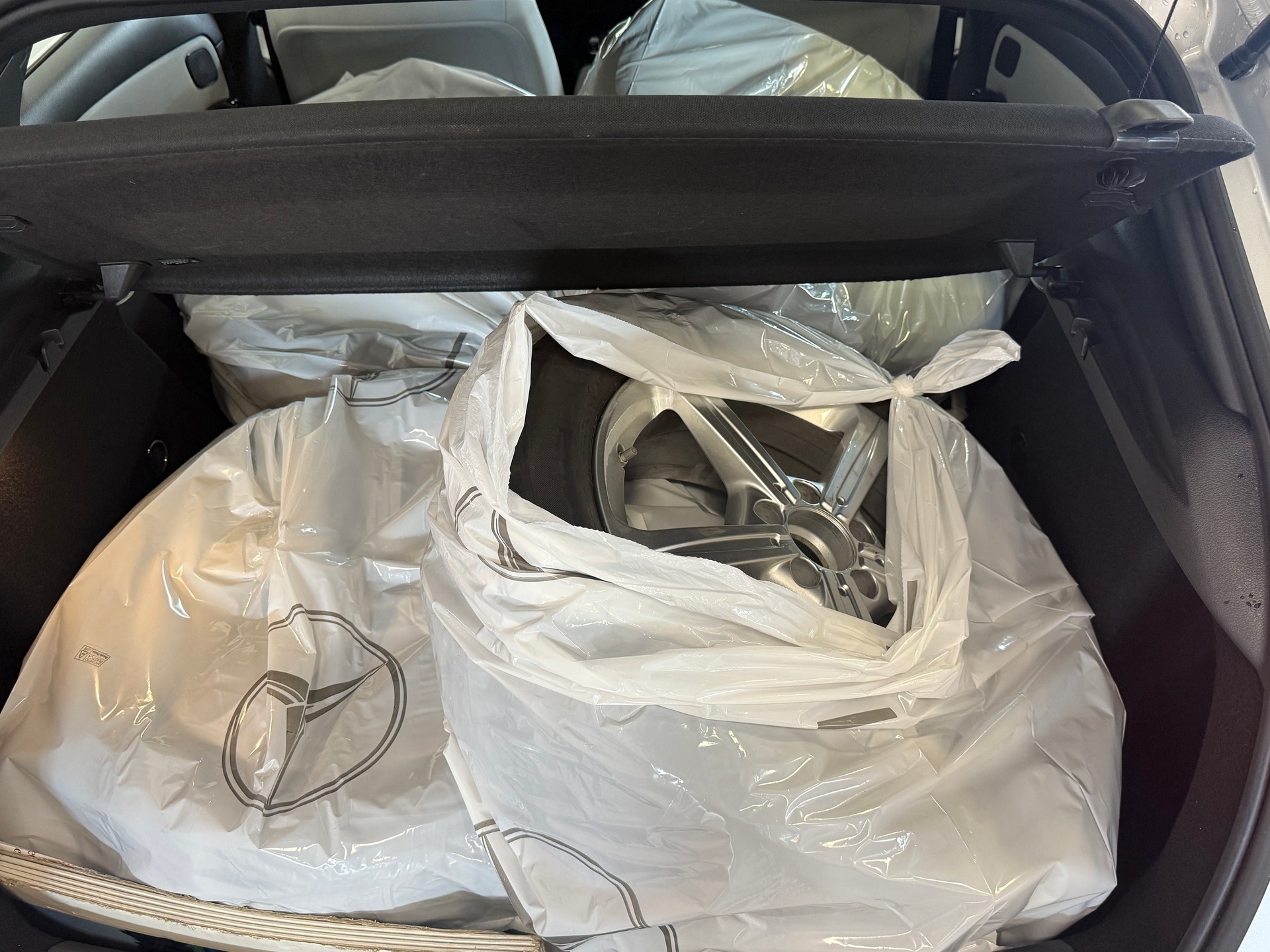 MERCEDES-BENZ A 200 Style 7G-DCT-image-17