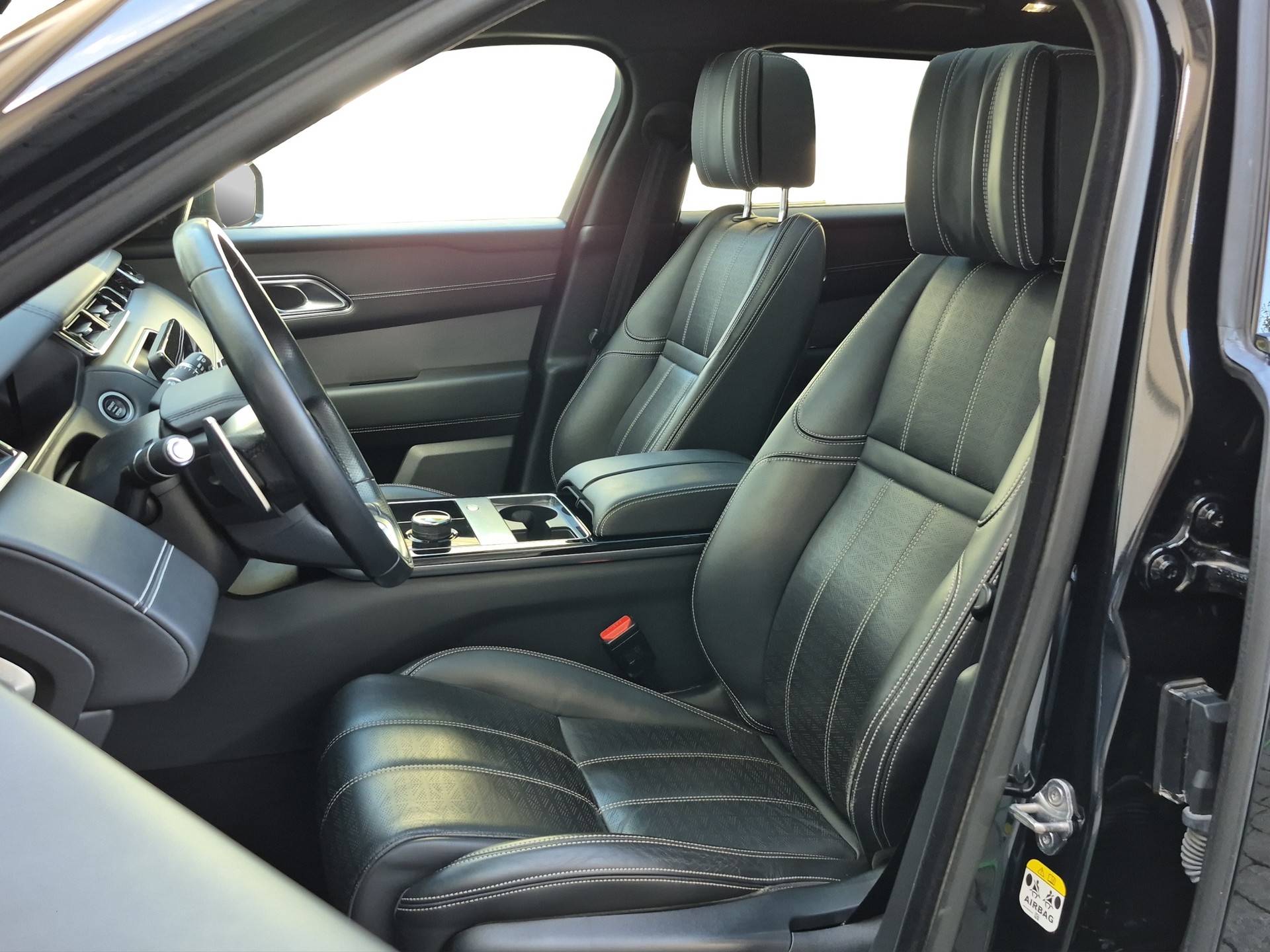 LAND ROVER Range Rover Velar R-Dynamic P 380 HSE Automatic *Massagesitze/Sitzlüftung/Panodach*-image-7