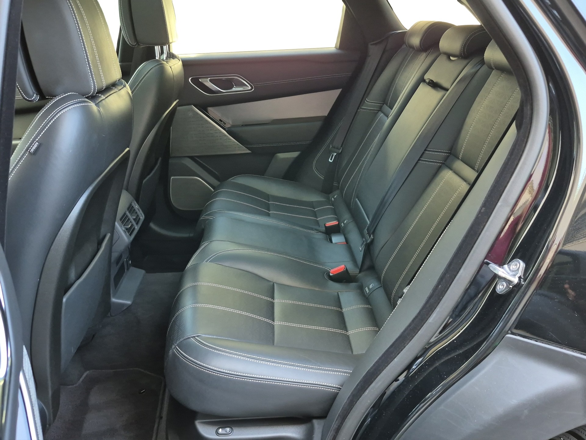 LAND ROVER Range Rover Velar R-Dynamic P 380 HSE Automatic *Massagesitze/Sitzlüftung/Panodach*-image-8