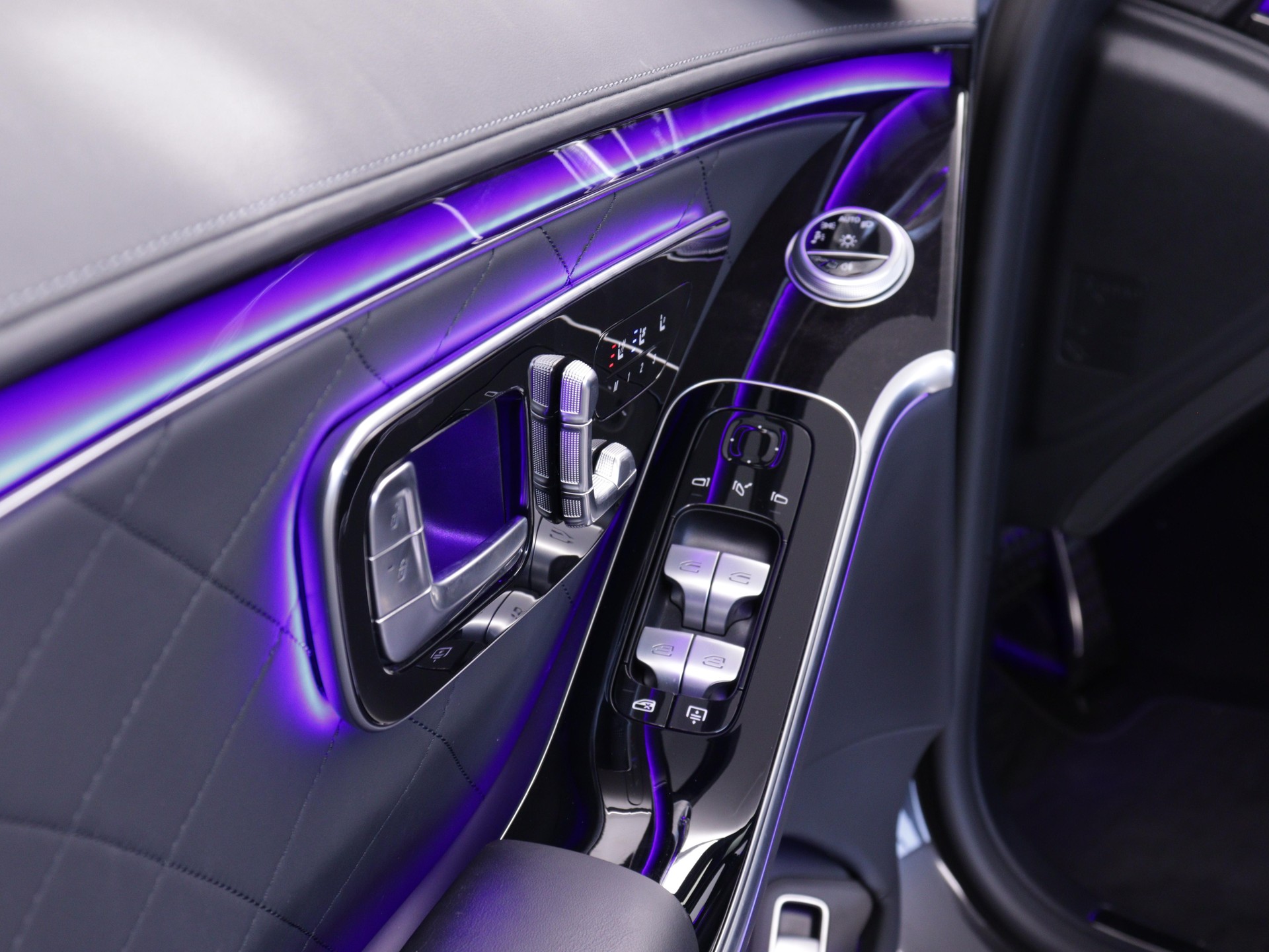 MERCEDES-BENZ S 580 V8 AMG Line 4matic-image-8
