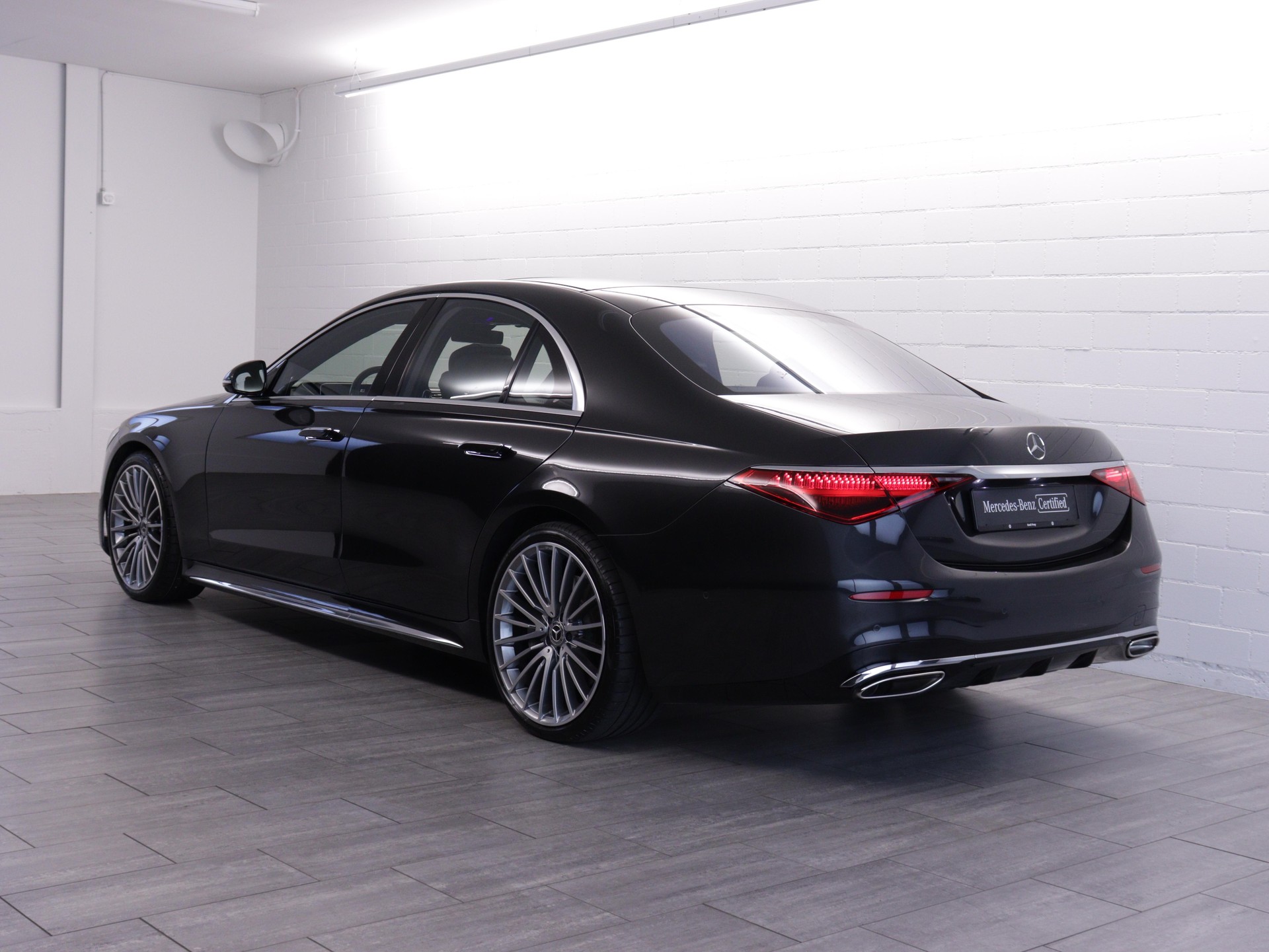 MERCEDES-BENZ S 580 V8 AMG Line 4matic-showroom-element-3