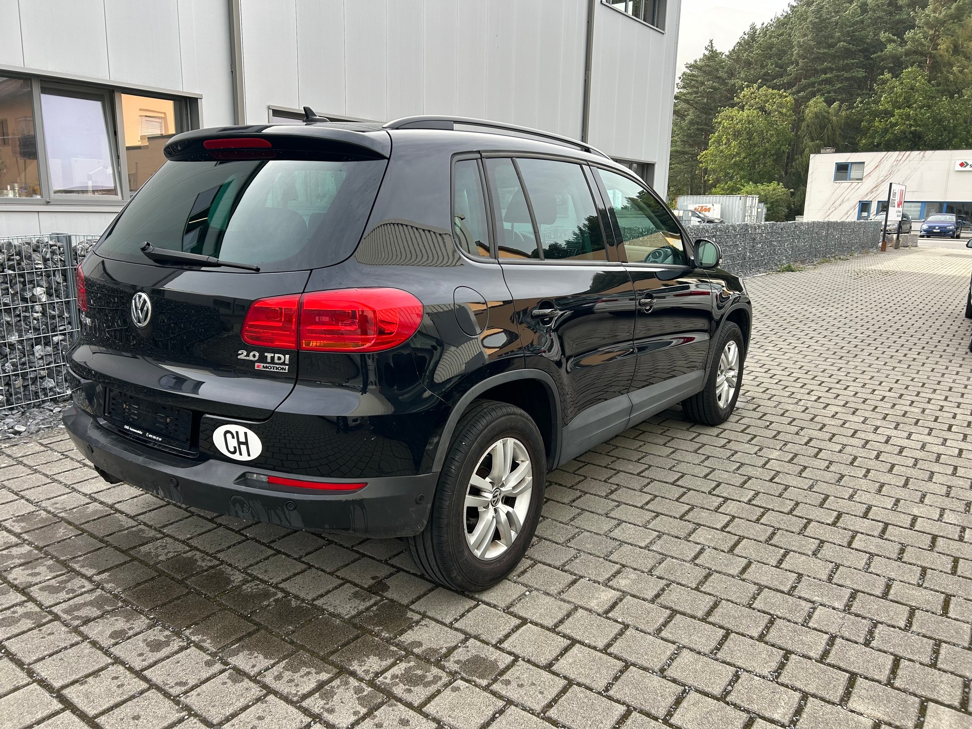 VW Tiguan 2.0 TDI BlueMotion Sport&Style 4Motion DSG-image-5