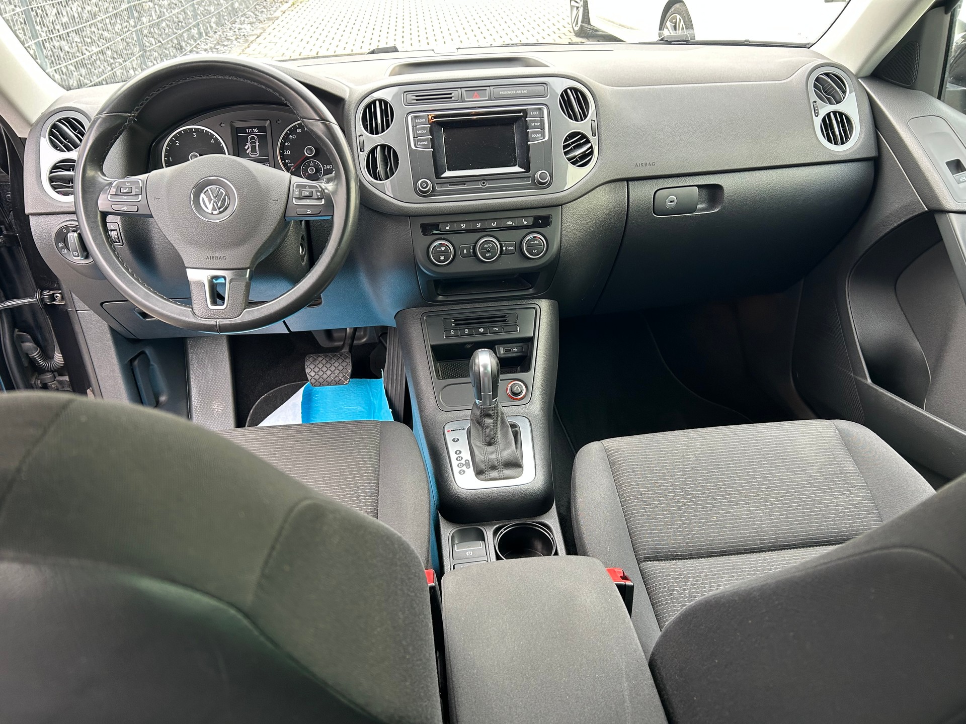 VW Tiguan 2.0 TDI BlueMotion Sport&Style 4Motion DSG-image-10