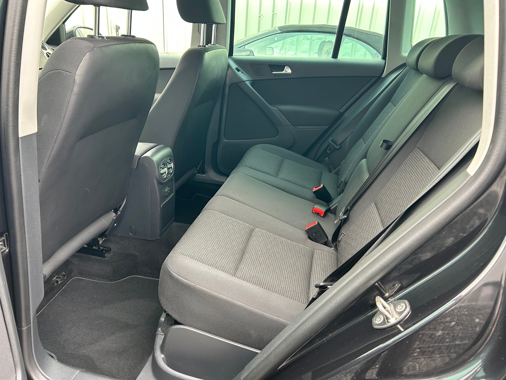 VW Tiguan 2.0 TDI BlueMotion Sport&Style 4Motion DSG-image-8