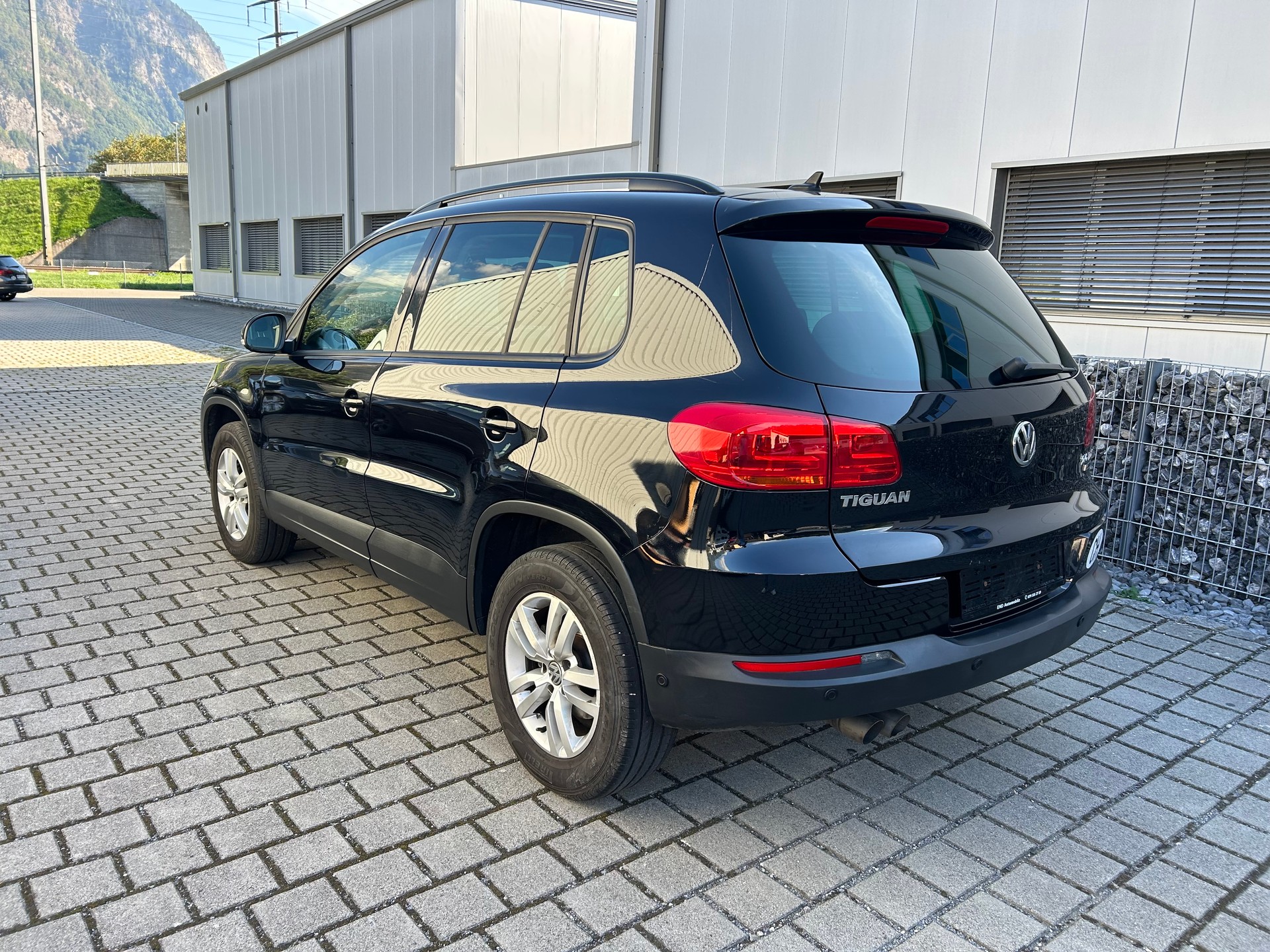 VW Tiguan 2.0 TDI BlueMotion Sport&Style 4Motion DSG-image-5