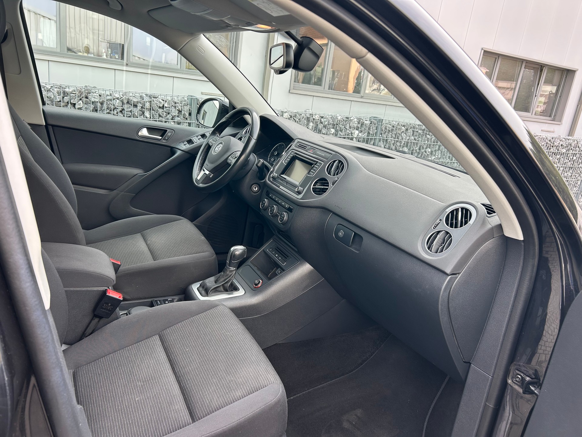 VW Tiguan 2.0 TDI BlueMotion Sport&Style 4Motion DSG-image-6