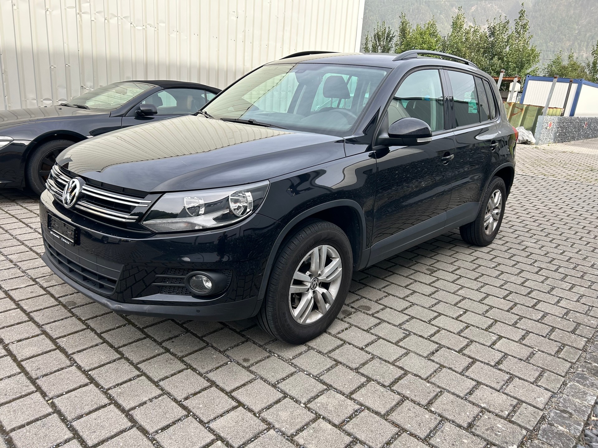 VW Tiguan 2.0 TDI BlueMotion Sport&Style 4Motion DSG-image-2