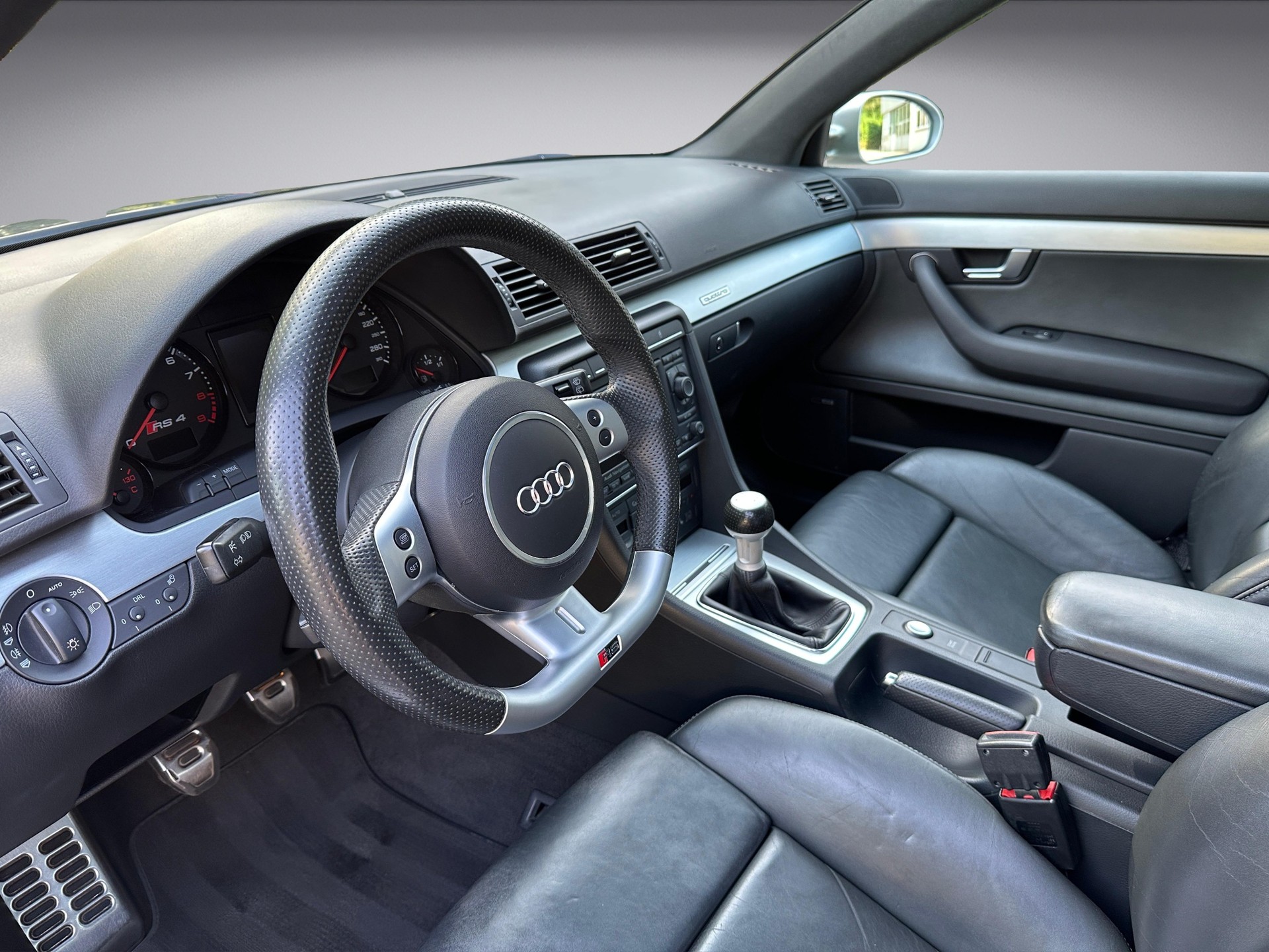 AUDI RS4 Avant 4.2 V8 quattro B7-image-9