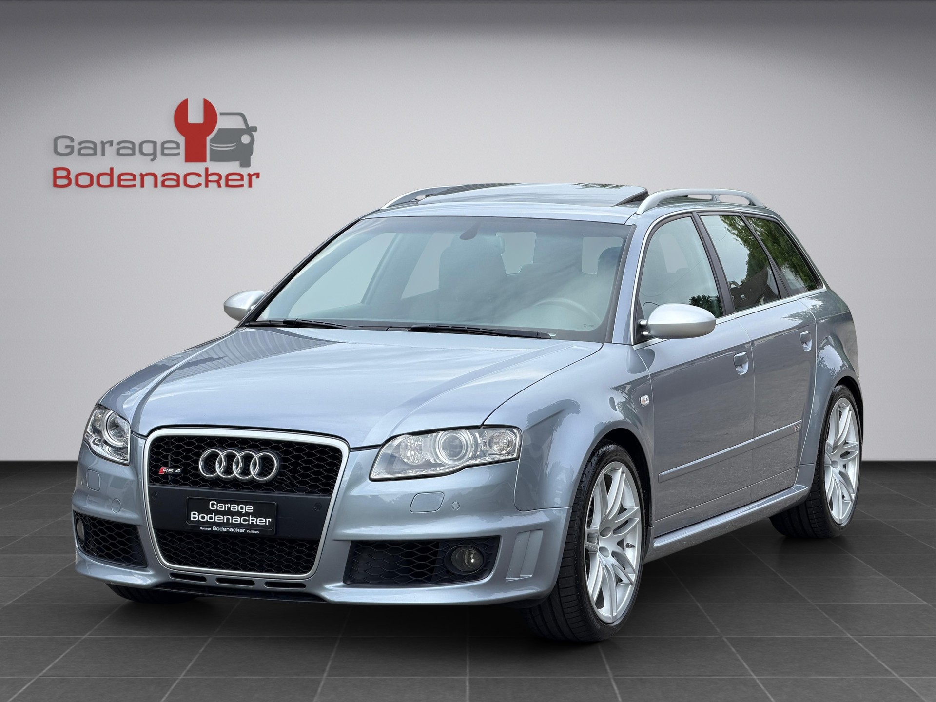 AUDI RS4 Avant 4.2 V8 quattro B7-showroom-element-1