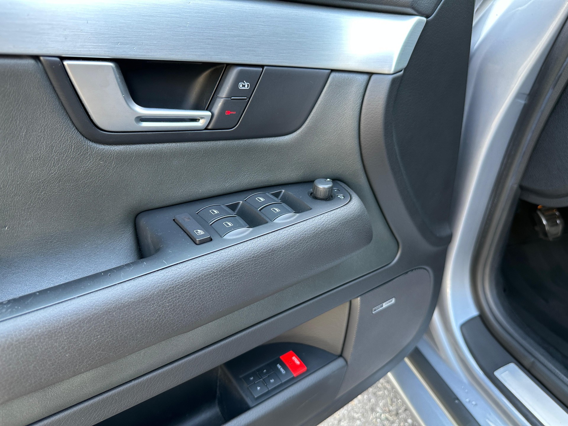 AUDI RS4 Avant 4.2 V8 quattro B7-image-23