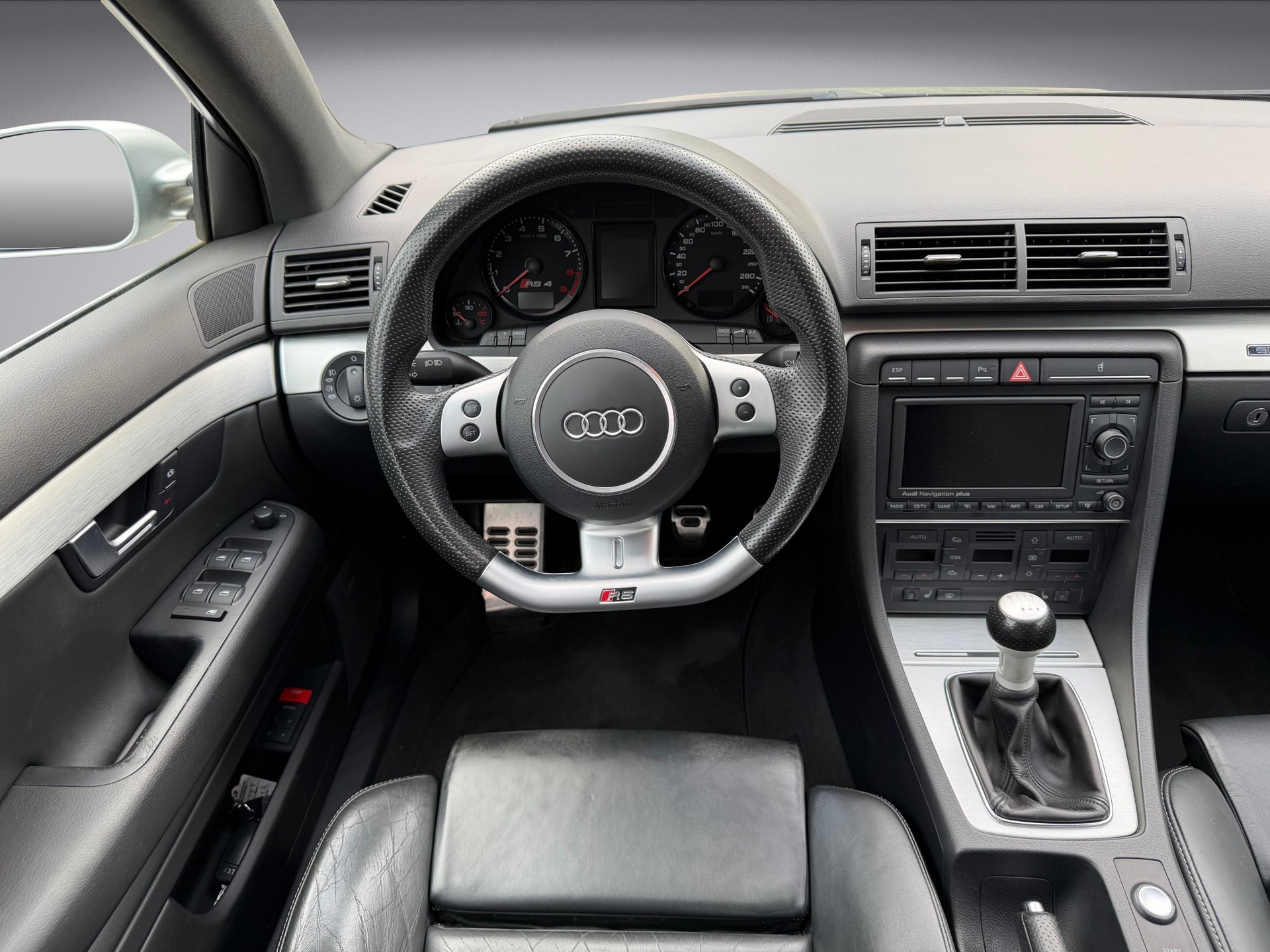 AUDI RS4 Avant 4.2 V8 quattro B7-image-8