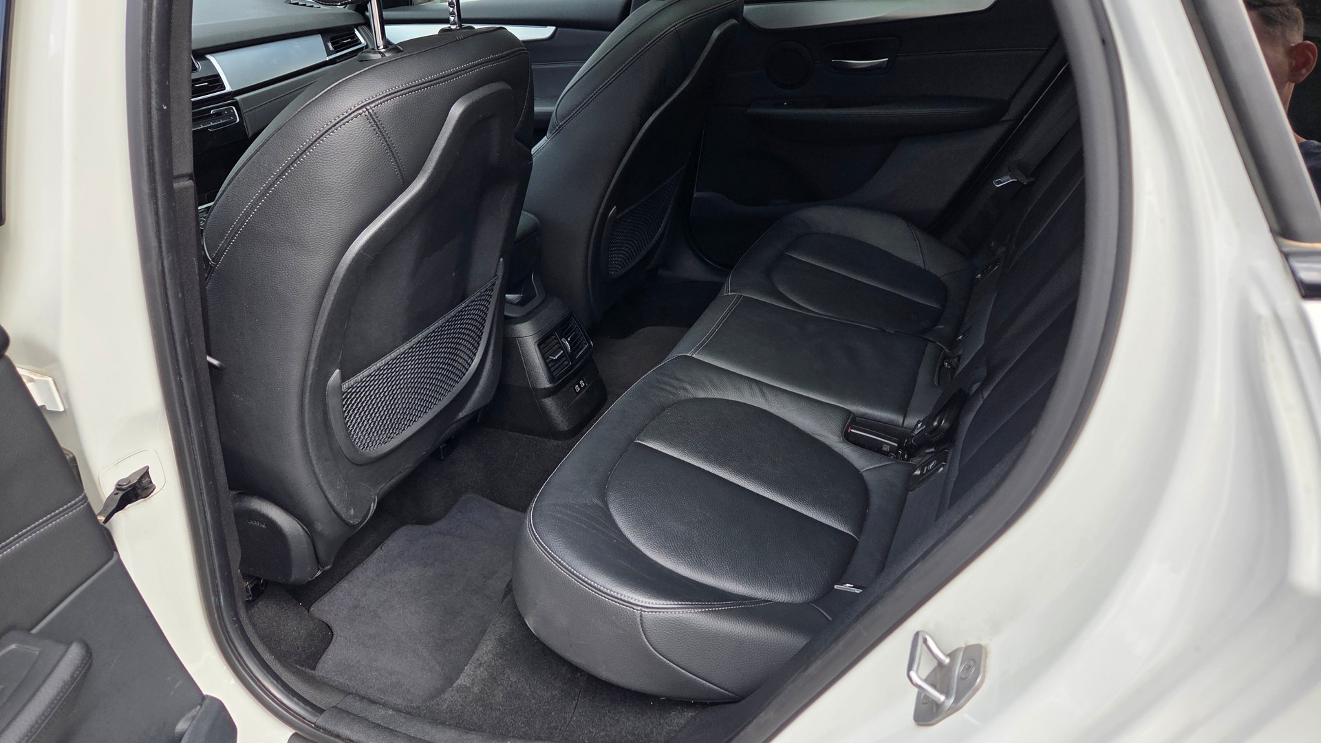 BMW 220 Xdrive Active Tourer Steptronic M Sport-image-10