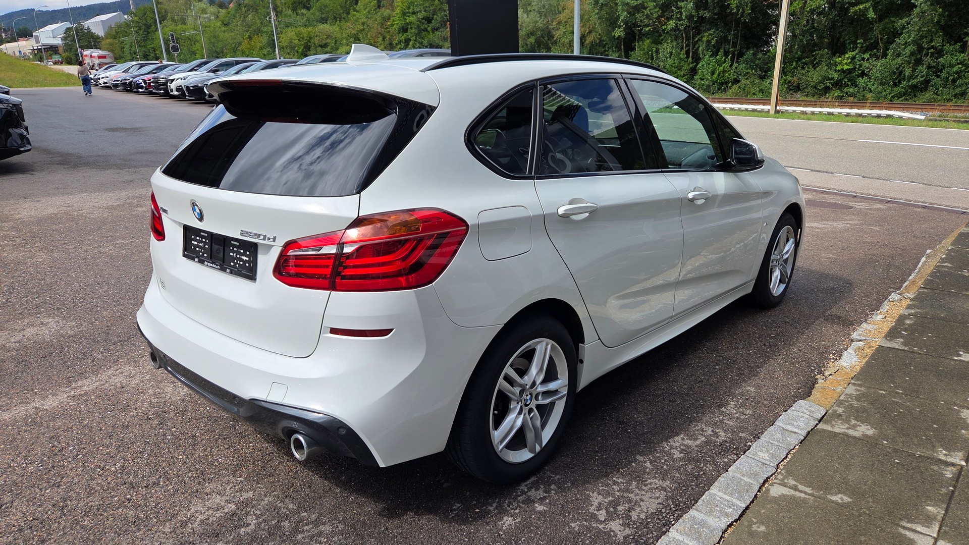 BMW 220 Xdrive Active Tourer Steptronic M Sport-image-4