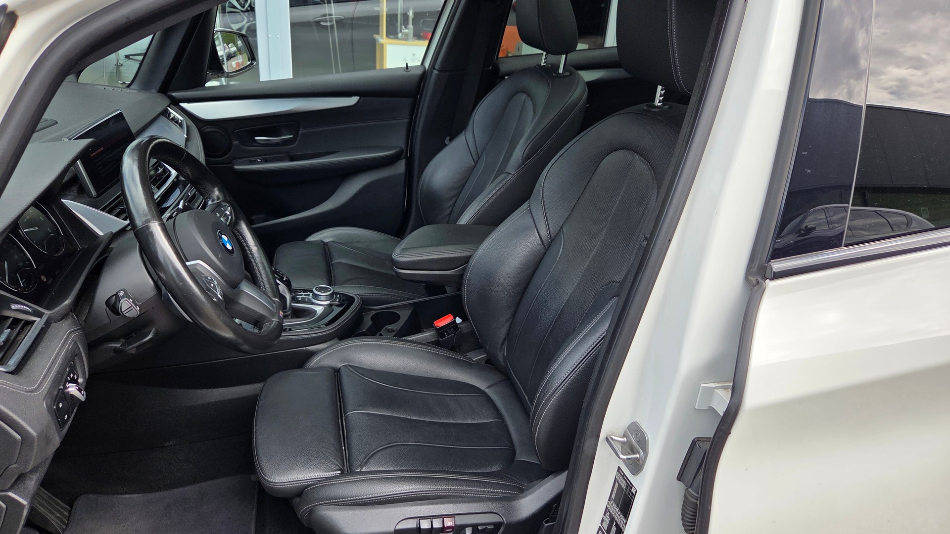 BMW 220 Xdrive Active Tourer Steptronic M Sport-image-12