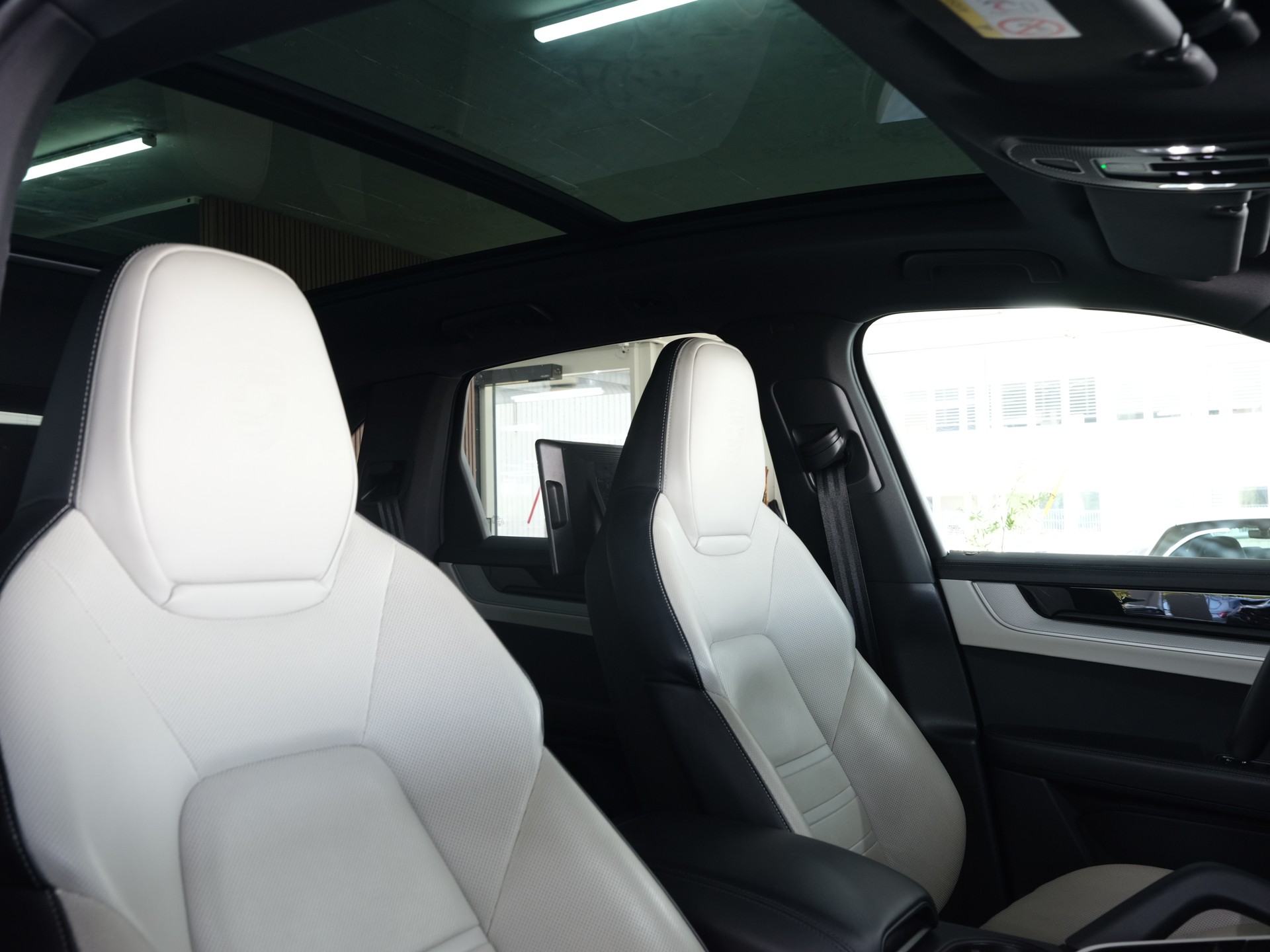 PORSCHE Cayenne Tiptronic *Porsche Aproved* *Panorama* *Sport Chrono*-image-20