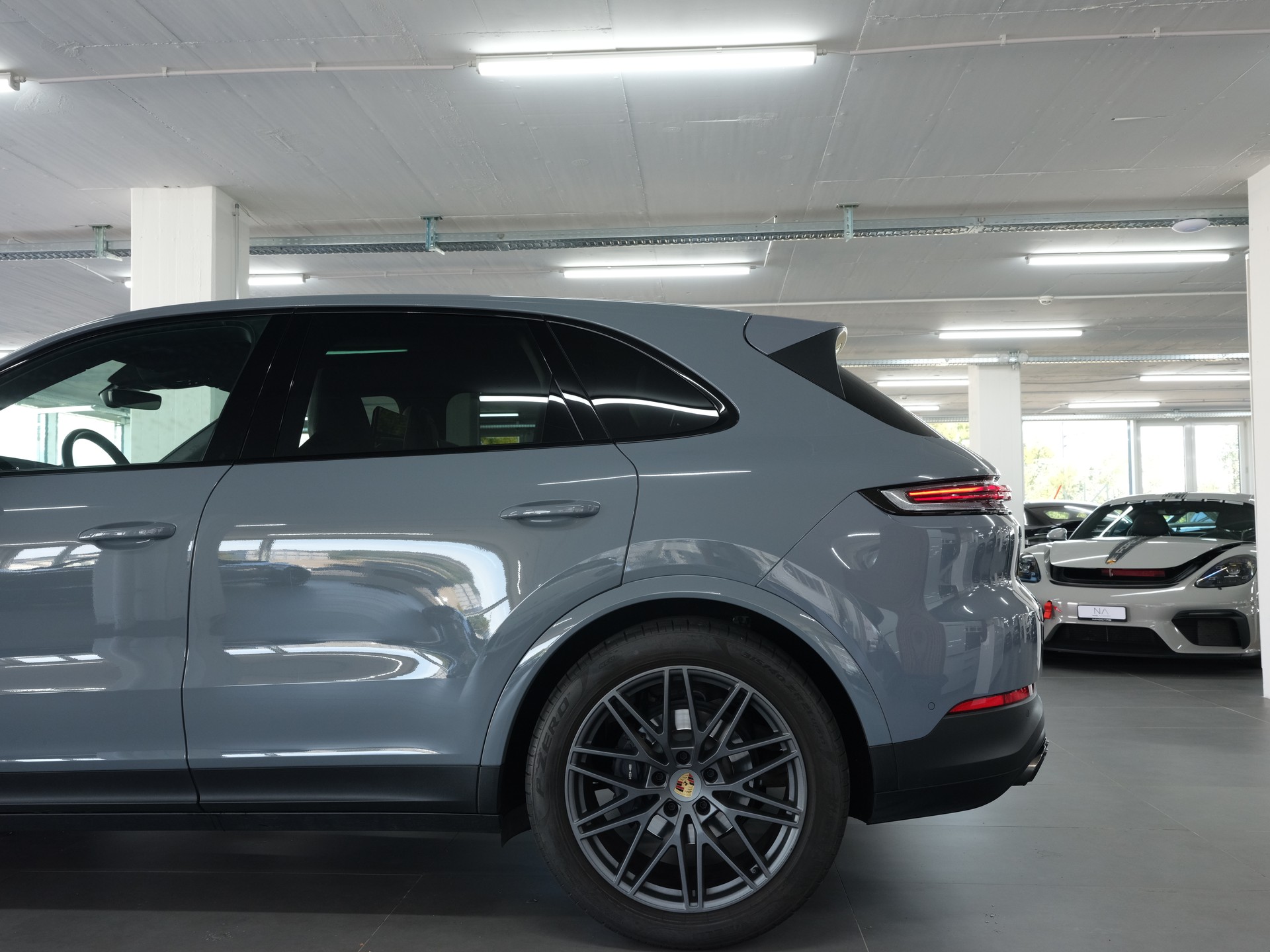 PORSCHE Cayenne Tiptronic *Porsche Aproved* *Panorama* *Sport Chrono*-image-5