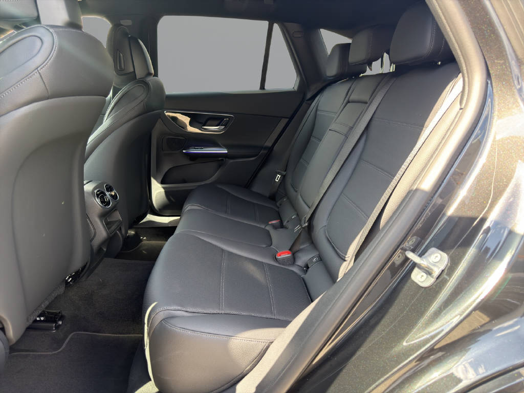 MERCEDES-BENZ GLC 300 AMG Line 4matic-image-12