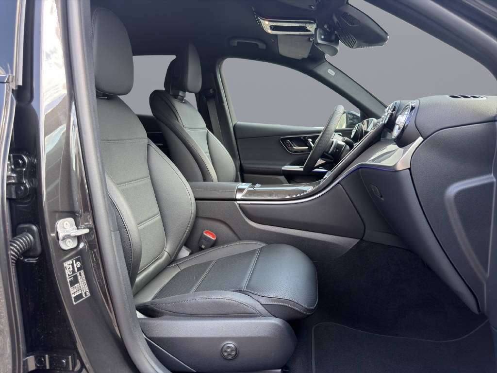 MERCEDES-BENZ GLC 300 AMG Line 4matic-image-14