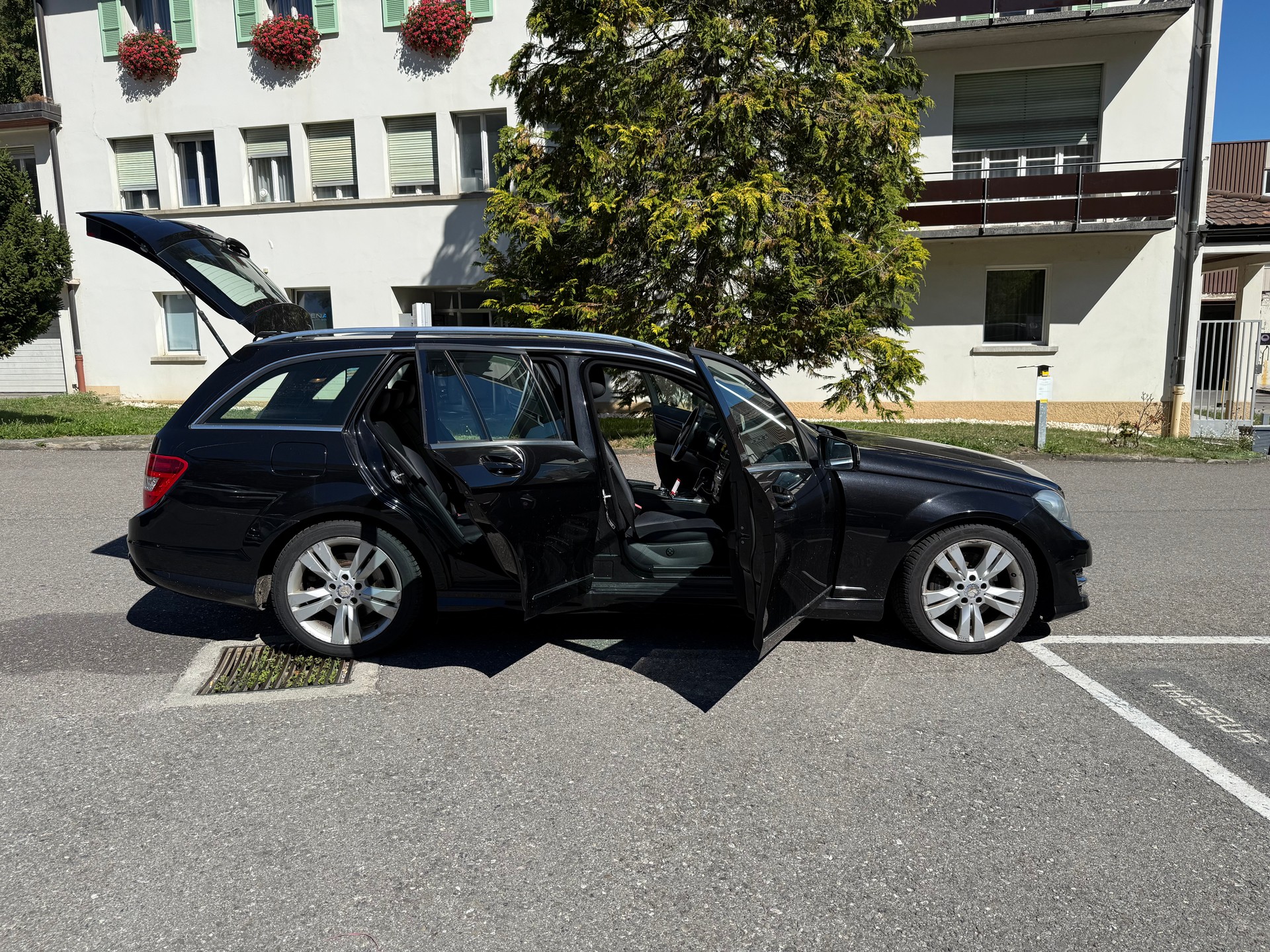 MERCEDES-BENZ C 300 CDI Elégance 4Matic 7G-Tronic-image-21