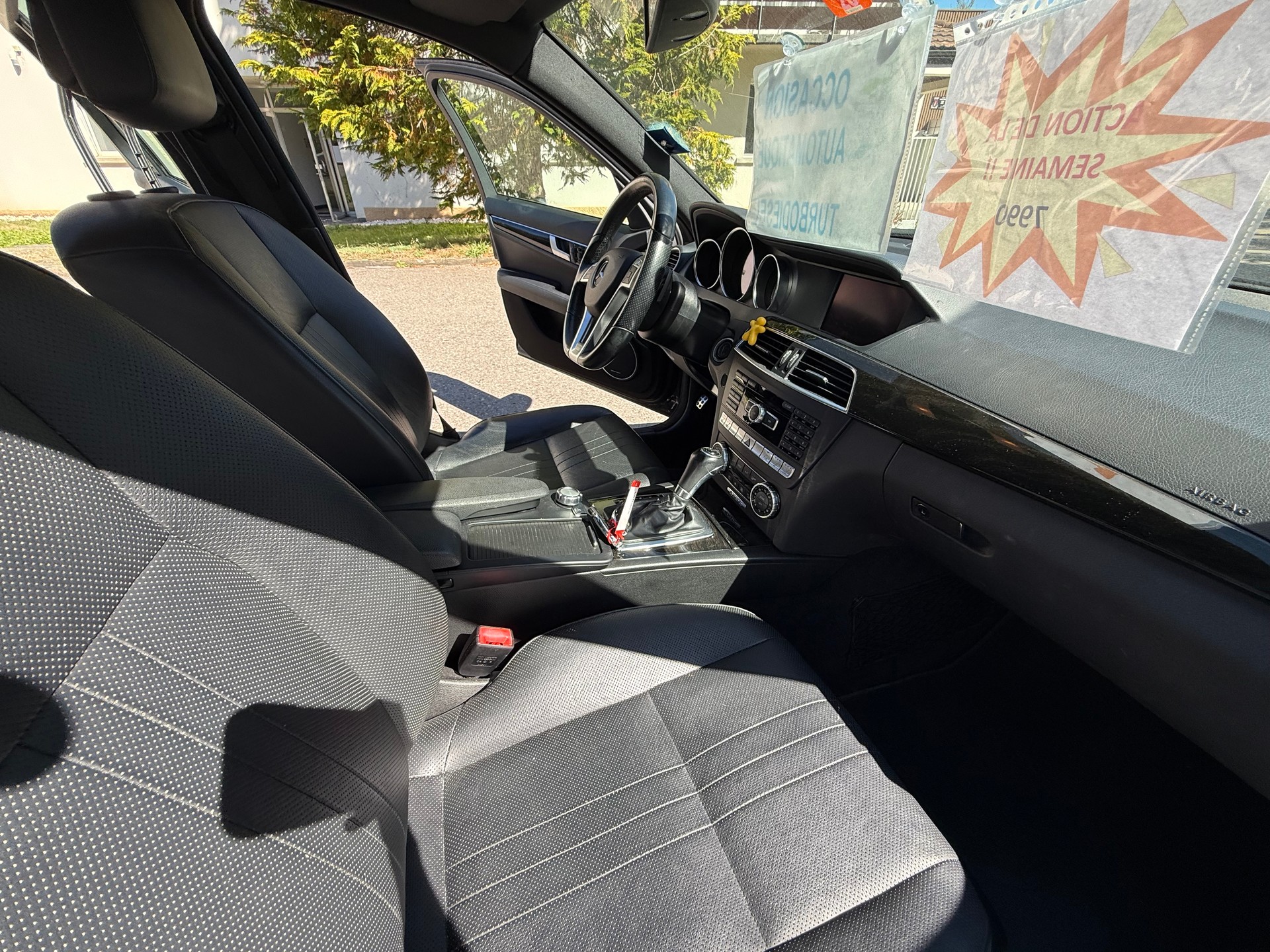 MERCEDES-BENZ C 300 CDI Elégance 4Matic 7G-Tronic-image-12