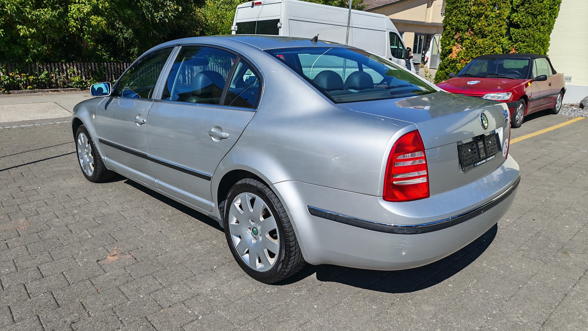 SKODA Superb 2.8 V6 Elegance-image-3