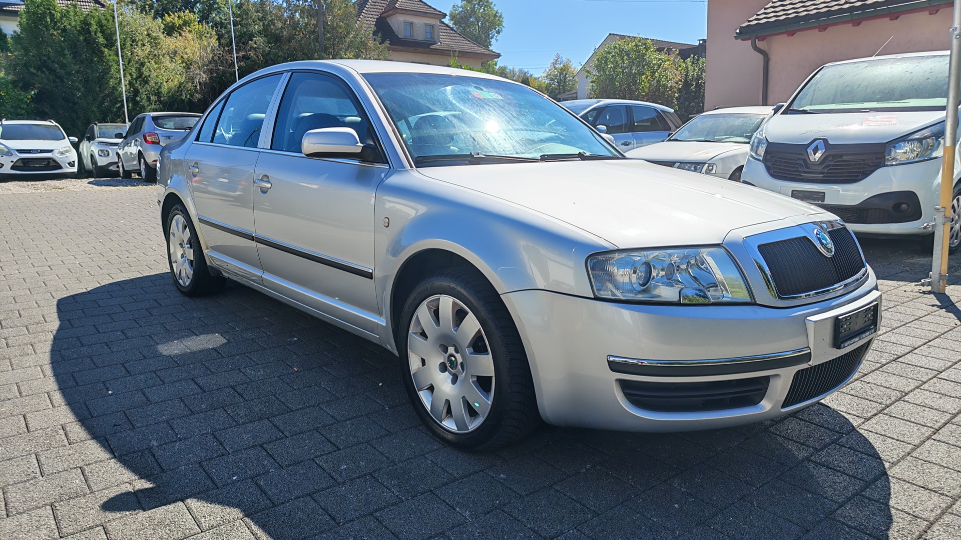 SKODA Superb 2.8 V6 Elegance-image-0