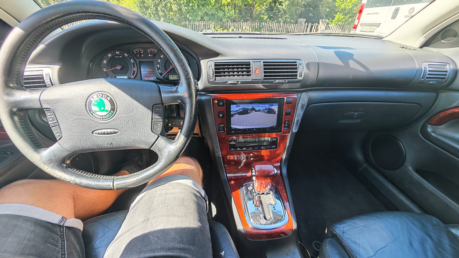 SKODA Superb 2.8 V6 Elegance-image-6