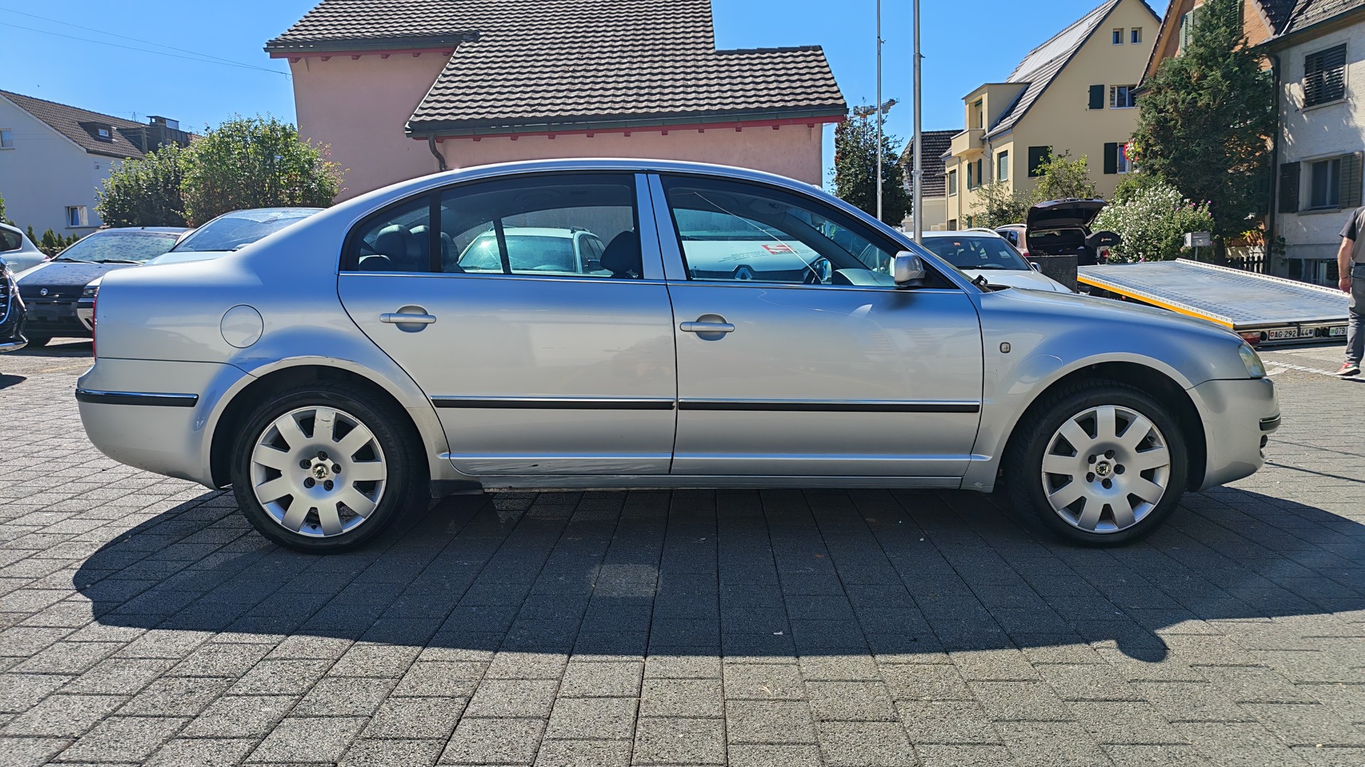 SKODA Superb 2.8 V6 Elegance-image-1